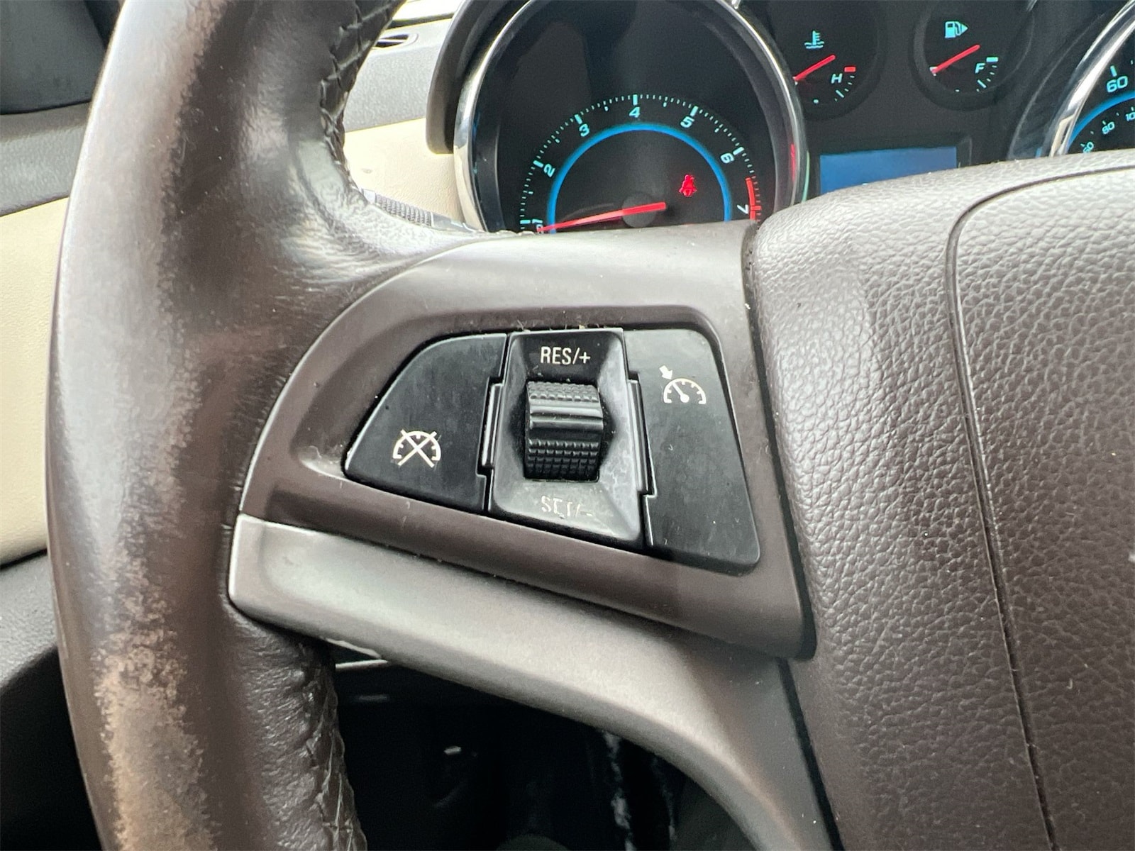 Thumbnail: 2011 Chevrolet Cruze - 23