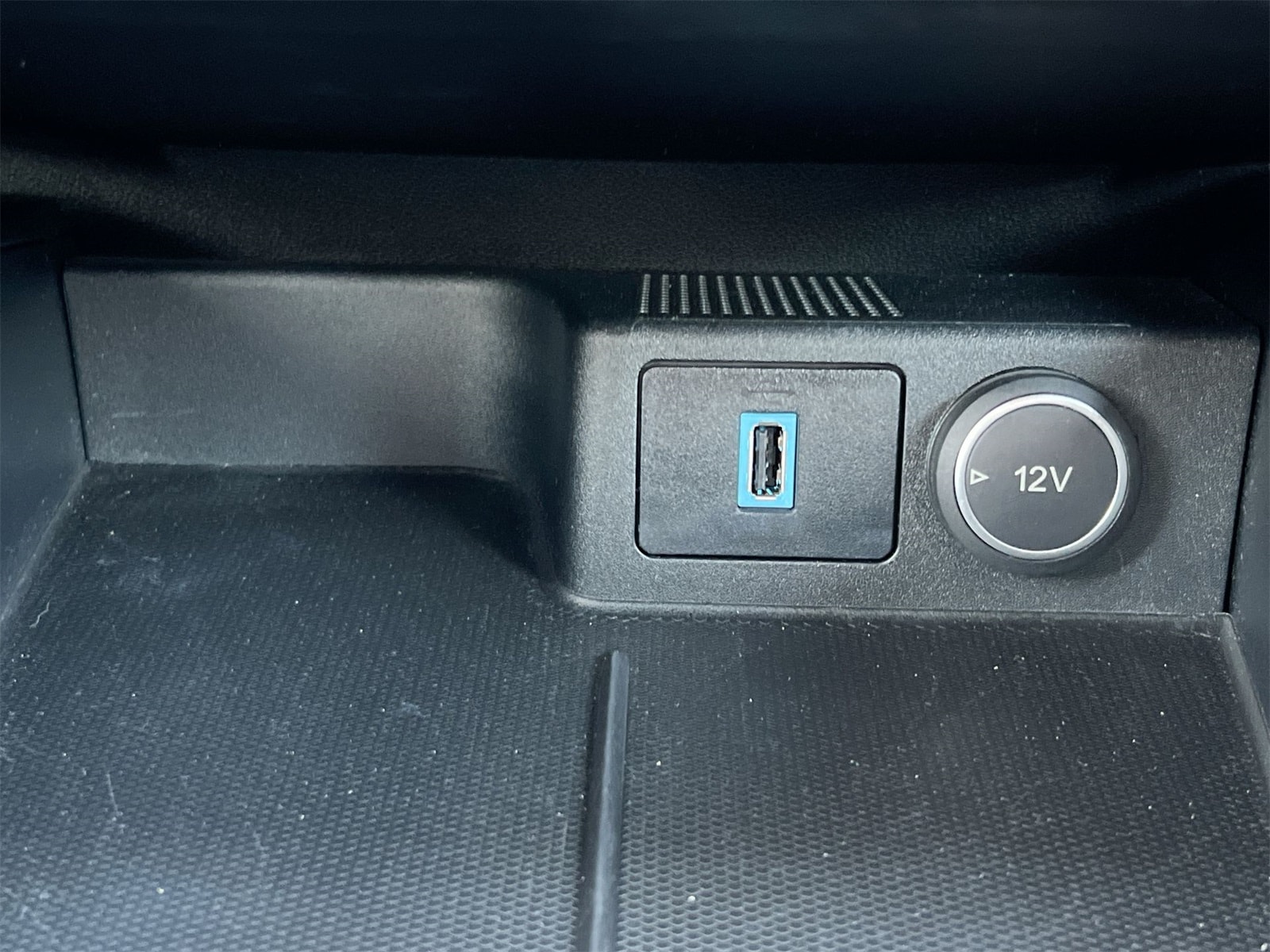 Thumbnail: 2020 Ford Escape - 31