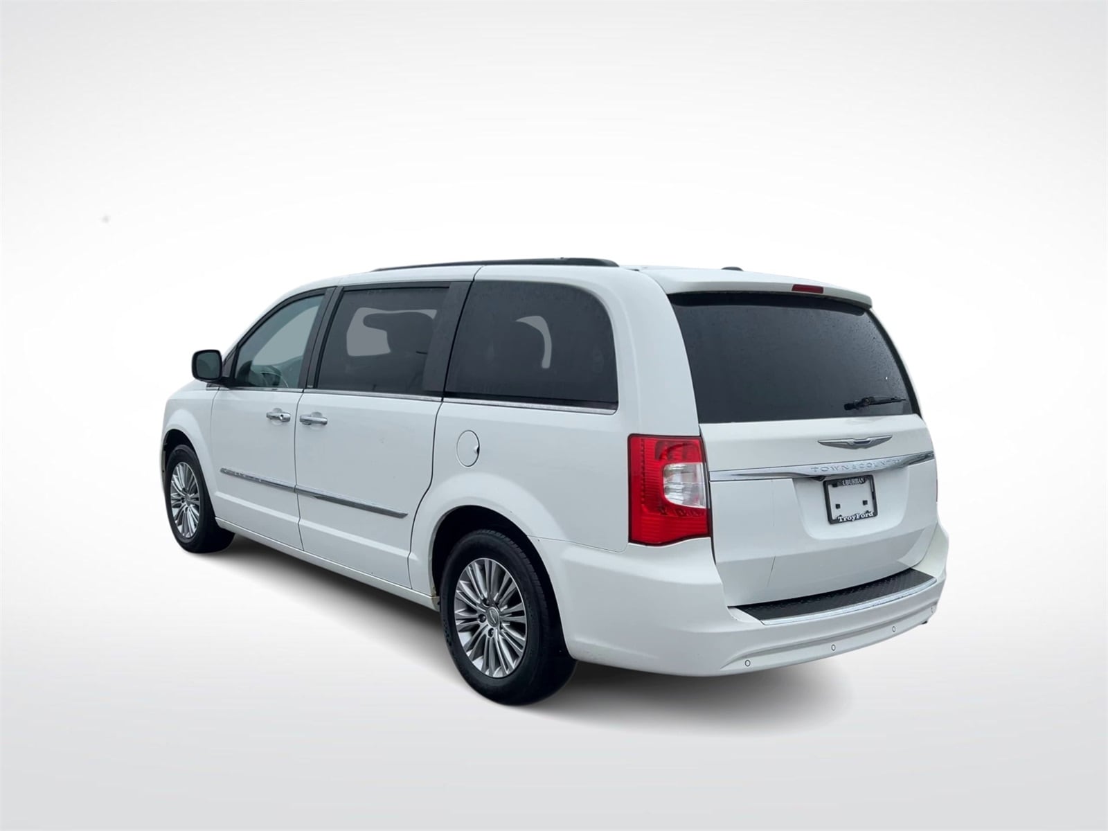 Thumbnail: 2013 Chrysler Town & Country - 7