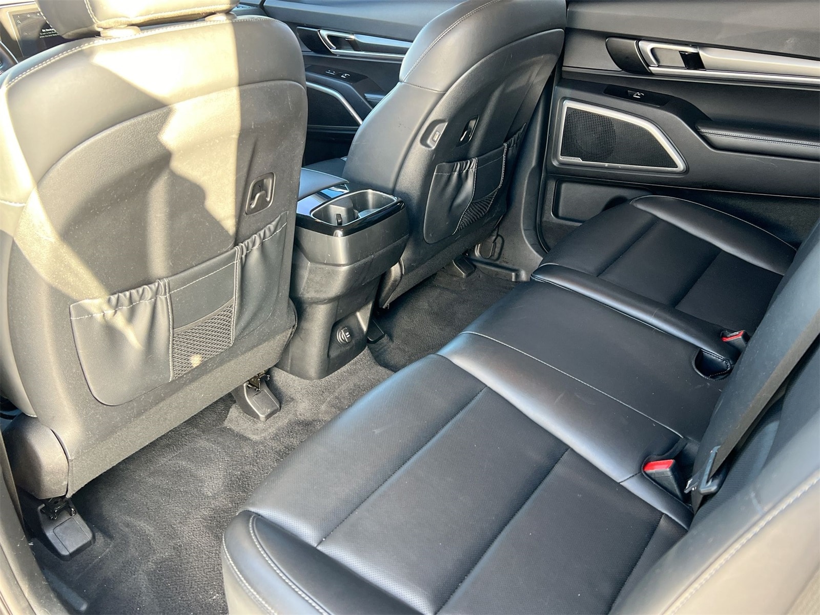 Thumbnail: 2022 Kia Telluride - 18