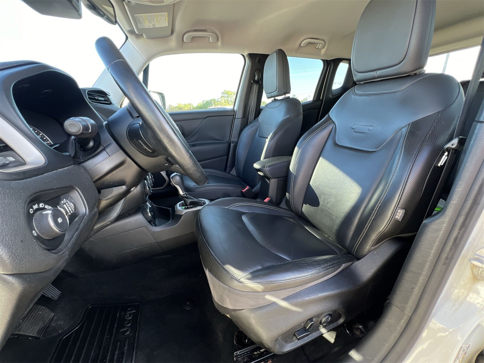 Thumbnail: 2015 Jeep Renegade - 16