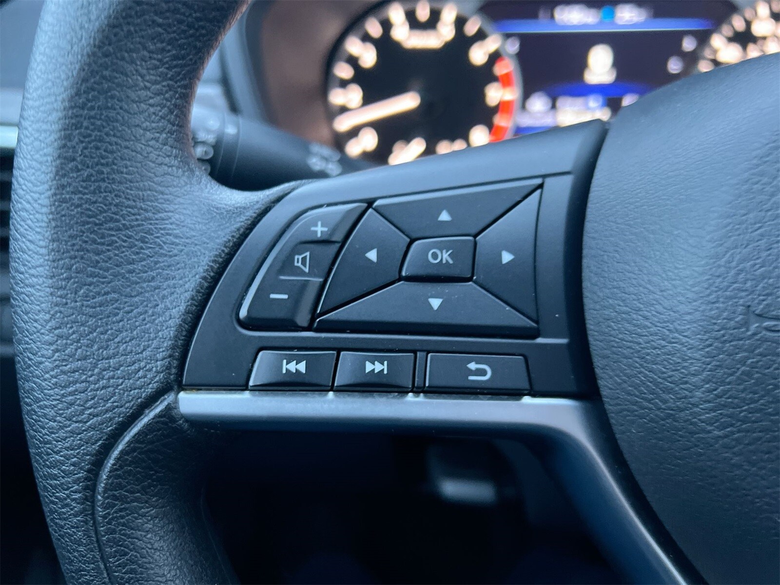 Thumbnail: 2025 Nissan Altima - 23