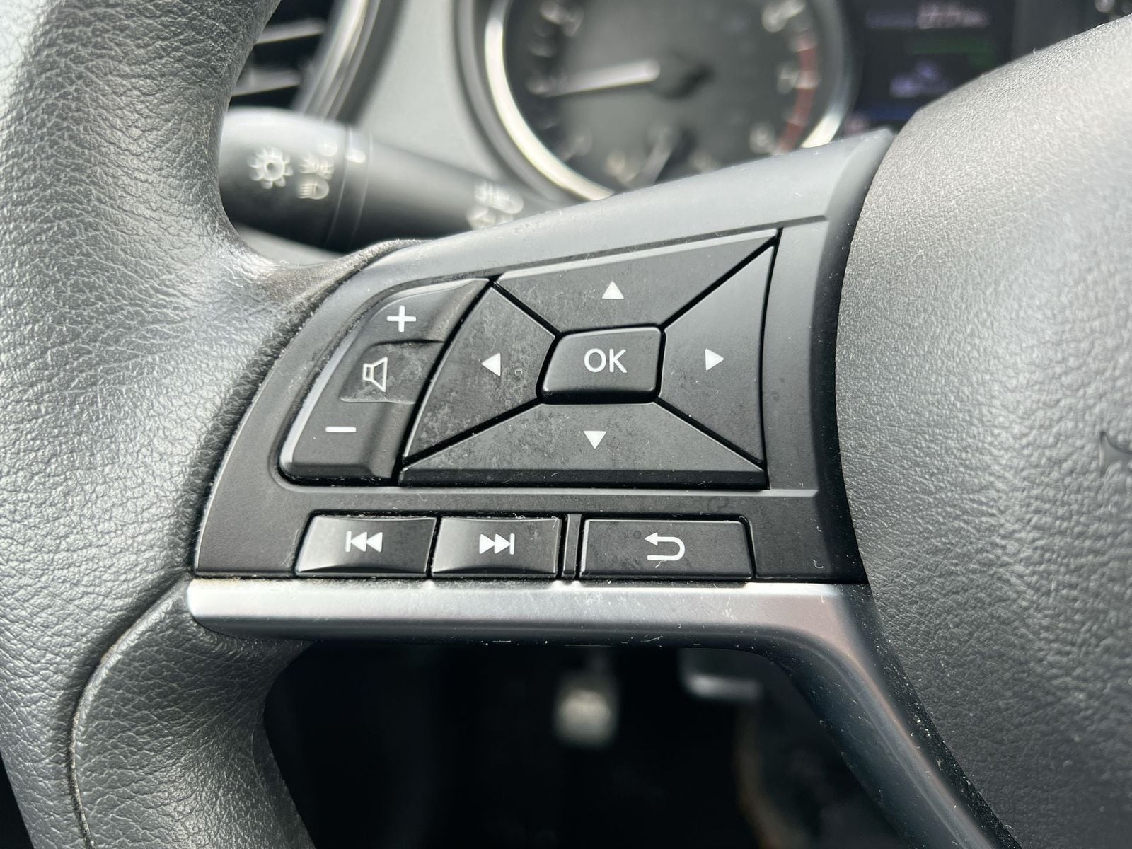 Thumbnail: 2018 Nissan Rogue - 23