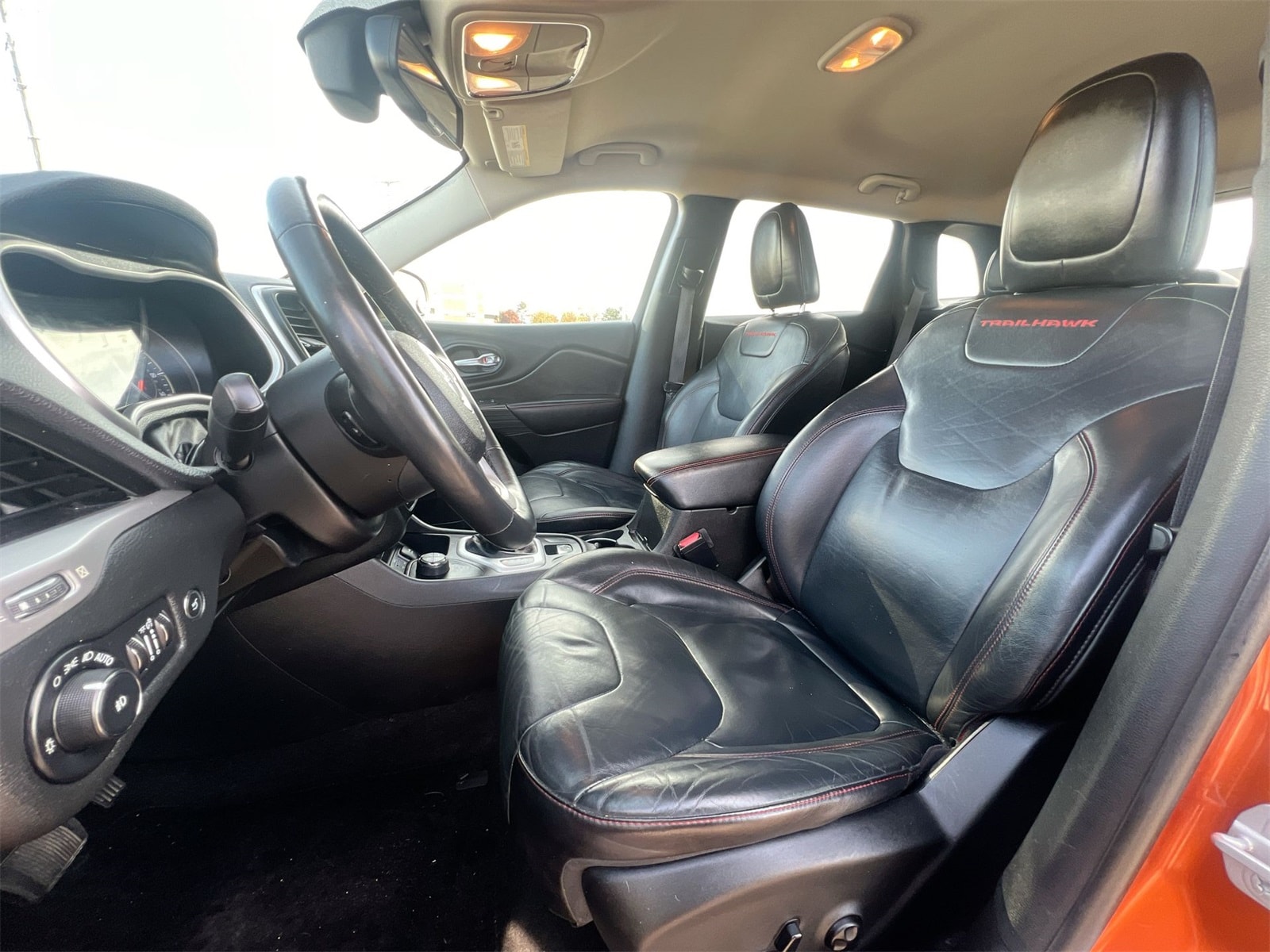 Thumbnail: 2015 Jeep Cherokee - 16