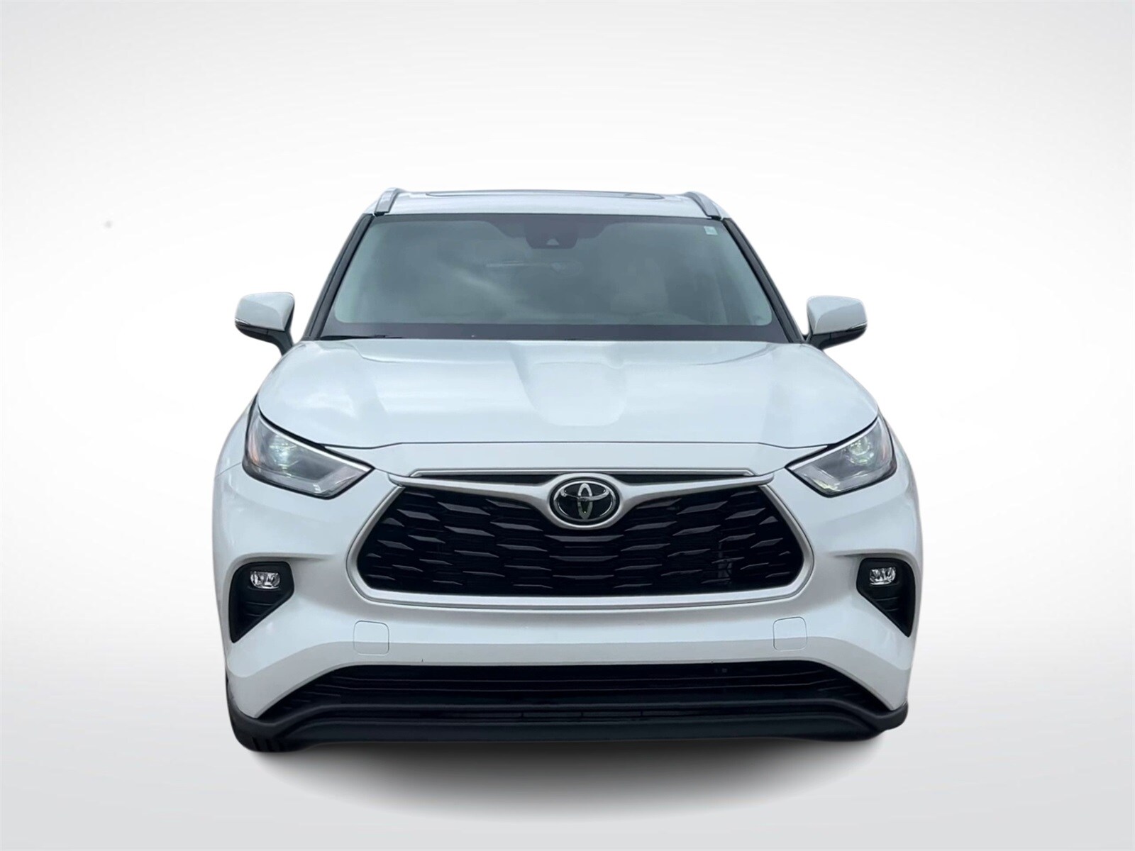 2022 Toyota Highlander XLE photo 2