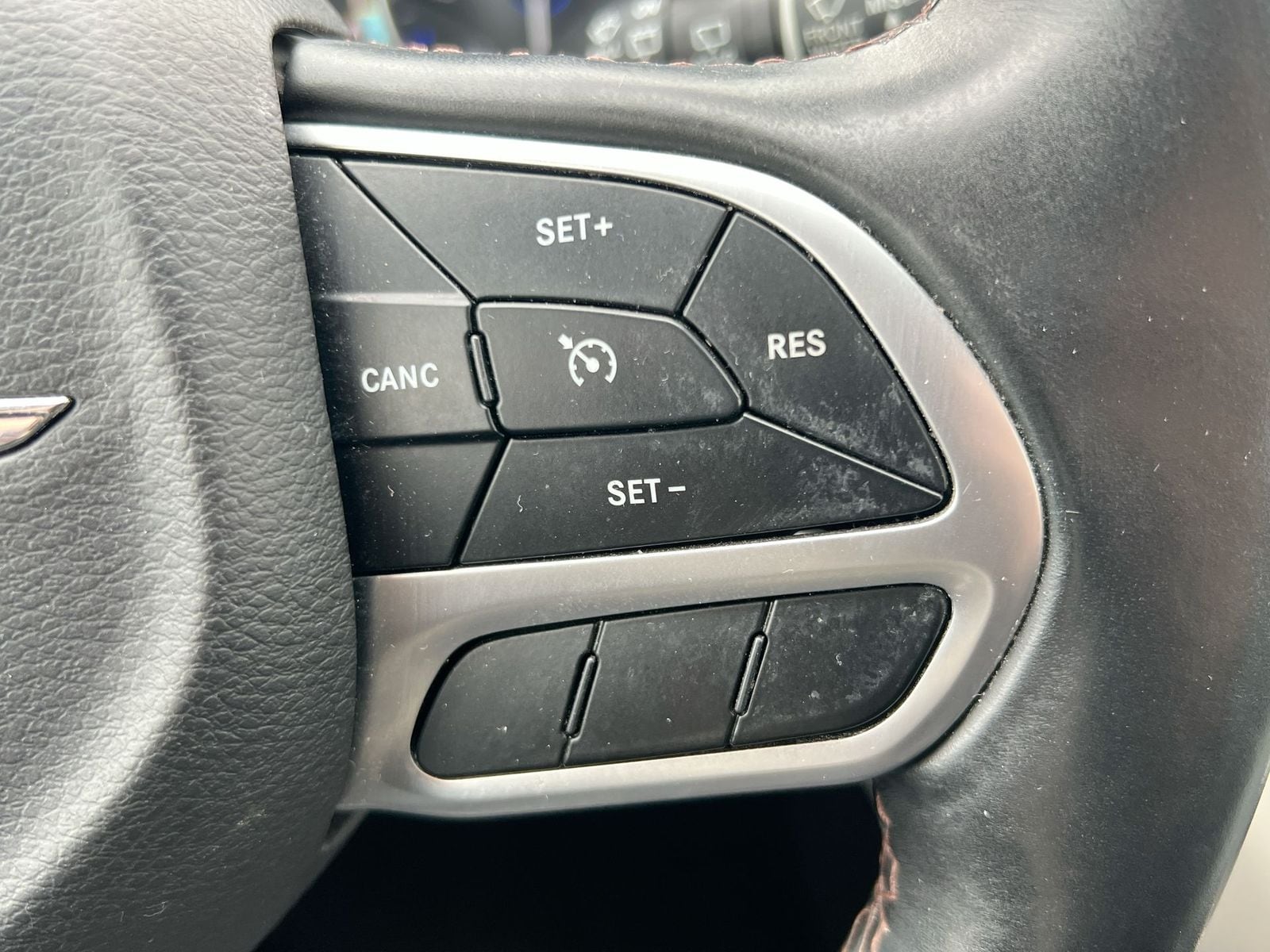 Thumbnail: 2018 Chrysler Pacifica - 23