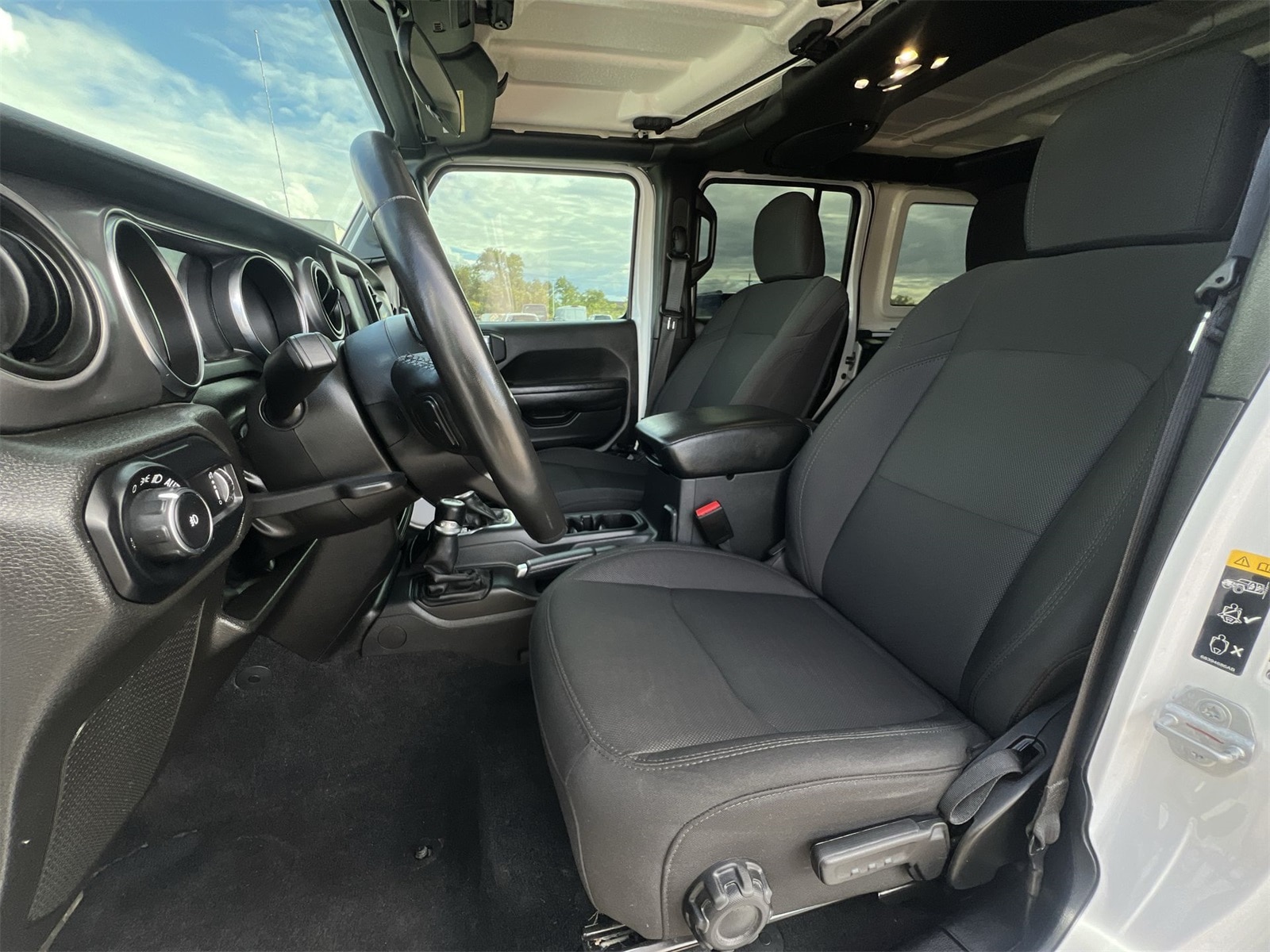 Thumbnail: 2023 Jeep Wrangler - 17