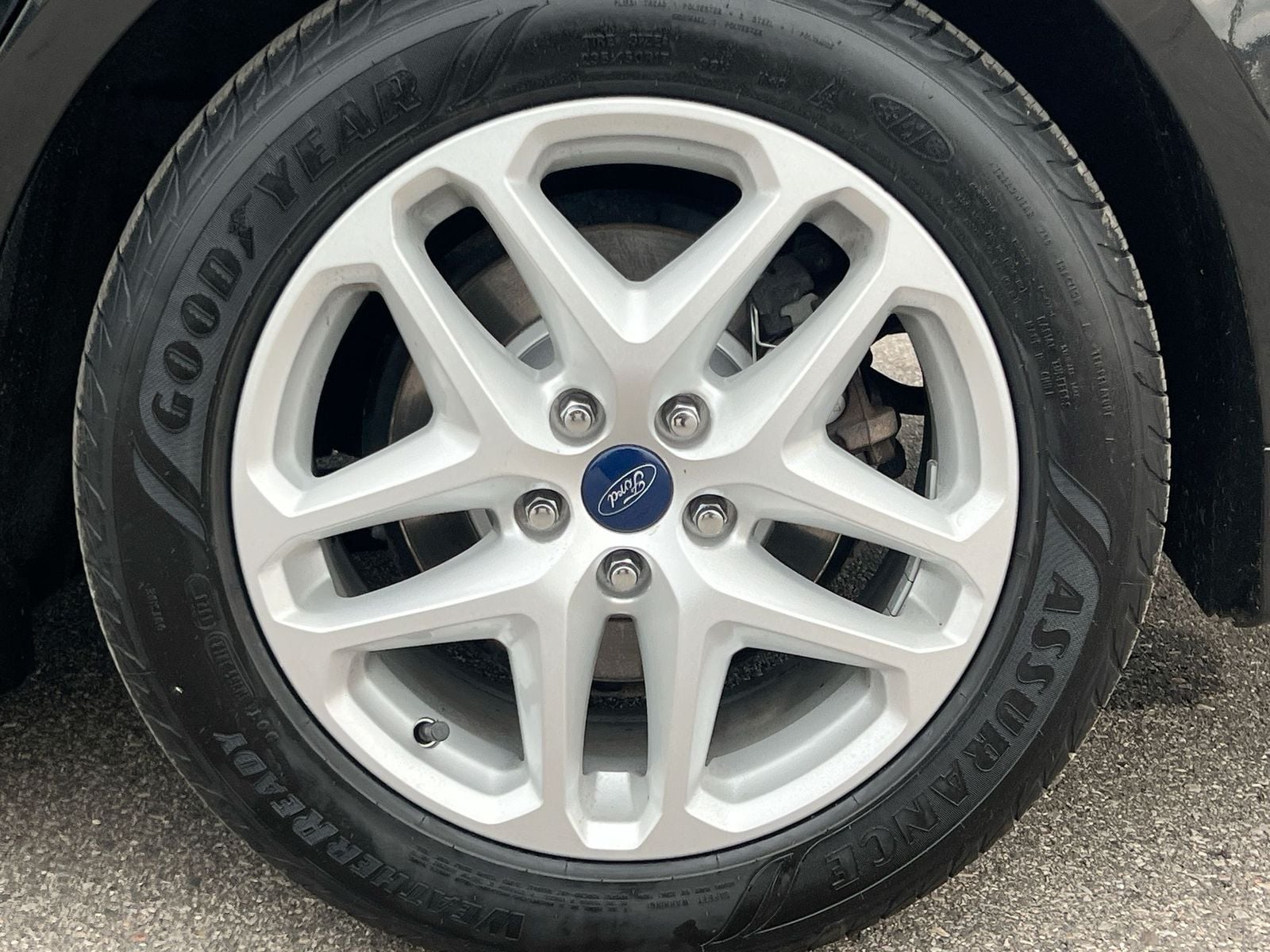 Thumbnail: 2014 Ford Fusion - 13