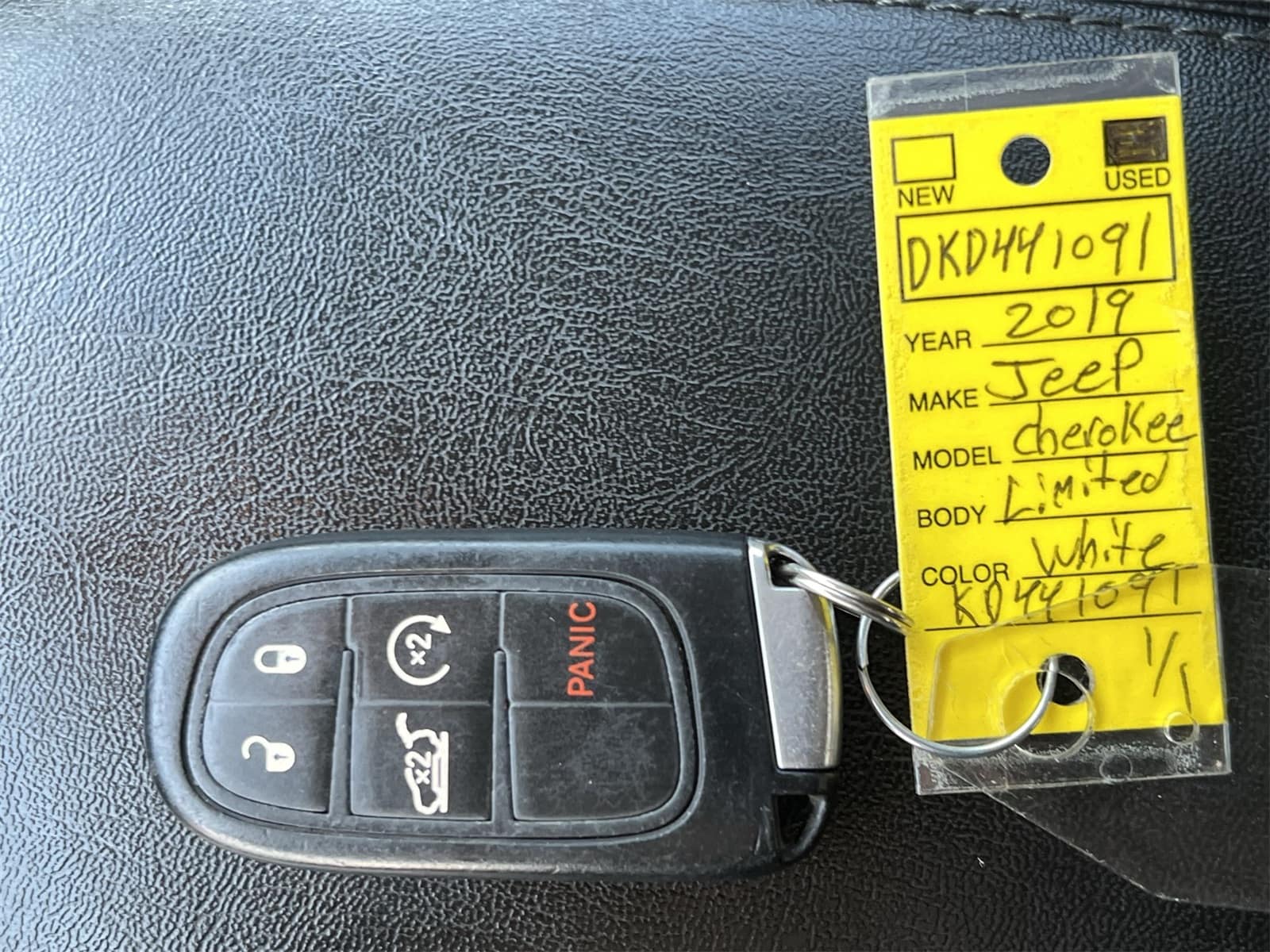 Thumbnail: 2019 Jeep Cherokee - 35