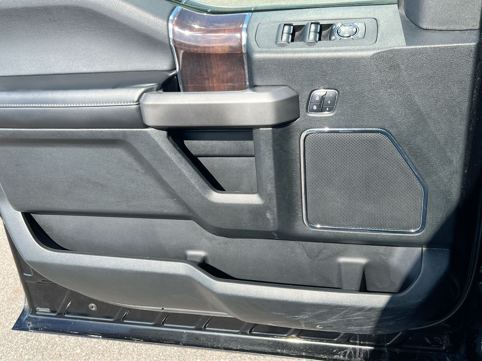 Thumbnail: 2016 Ford F-150 - 29