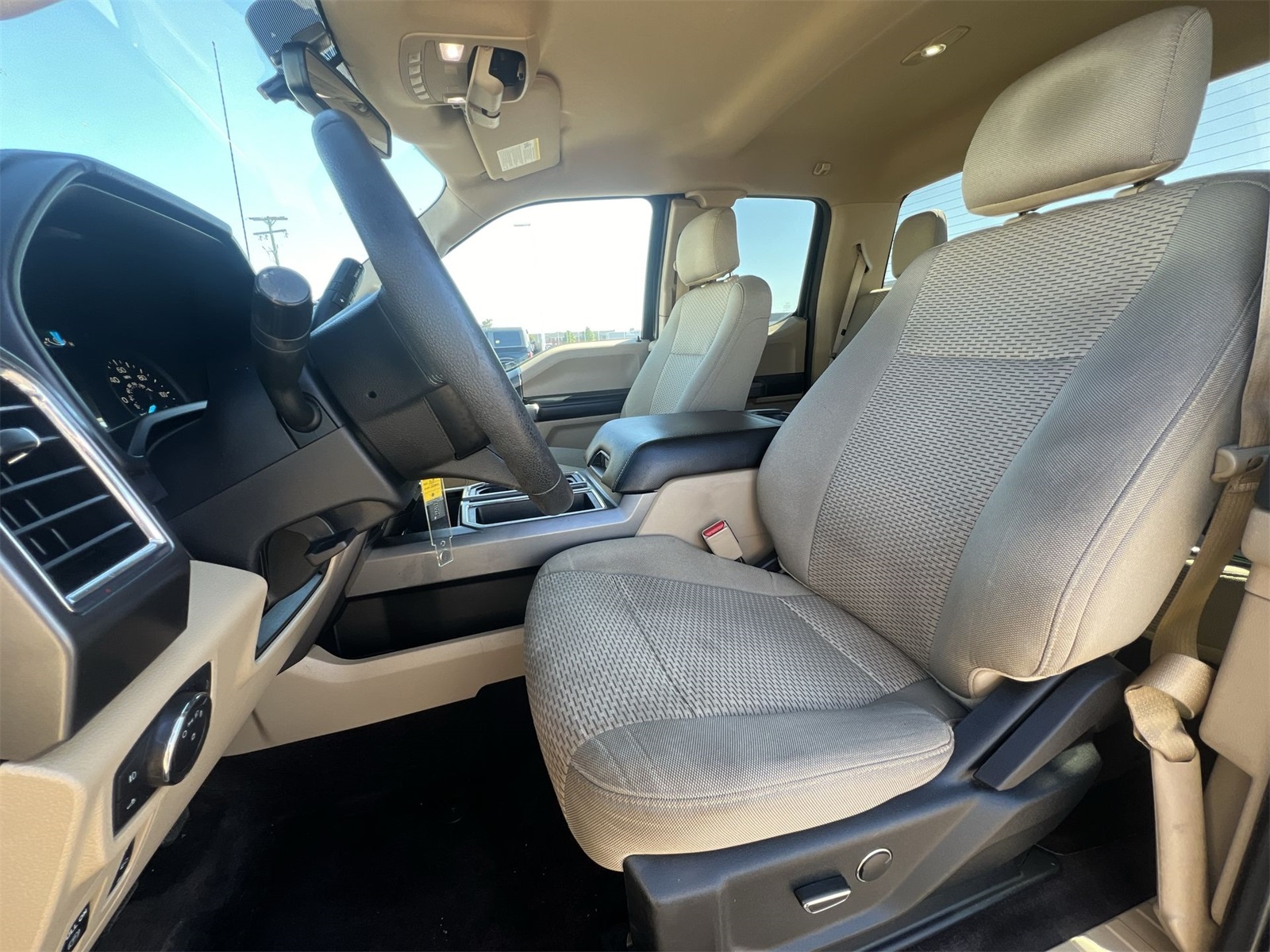 Thumbnail: 2016 Ford F-150 - 16