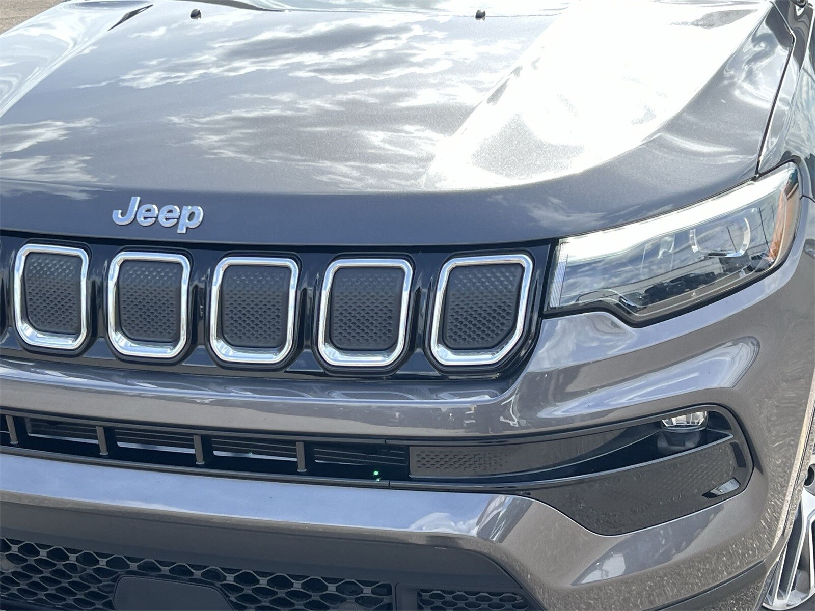 Thumbnail: 2022 Jeep Compass - 11