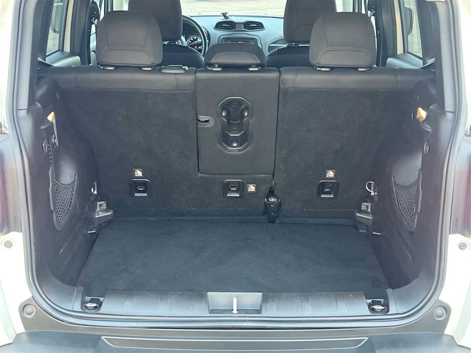 Thumbnail: 2017 Jeep Renegade - 34