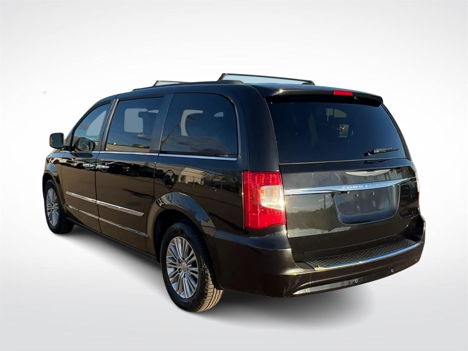 Thumbnail: 2015 Chrysler Town & Country - 6