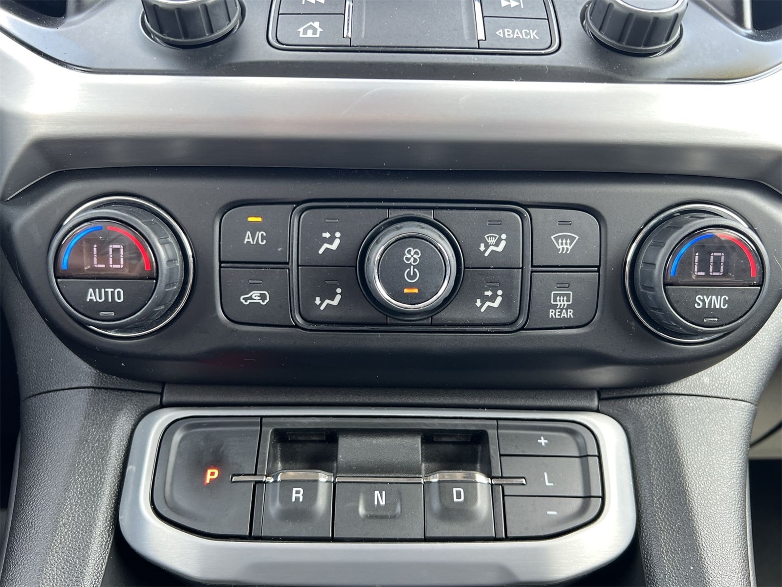 Thumbnail: 2022 GMC Acadia - 31