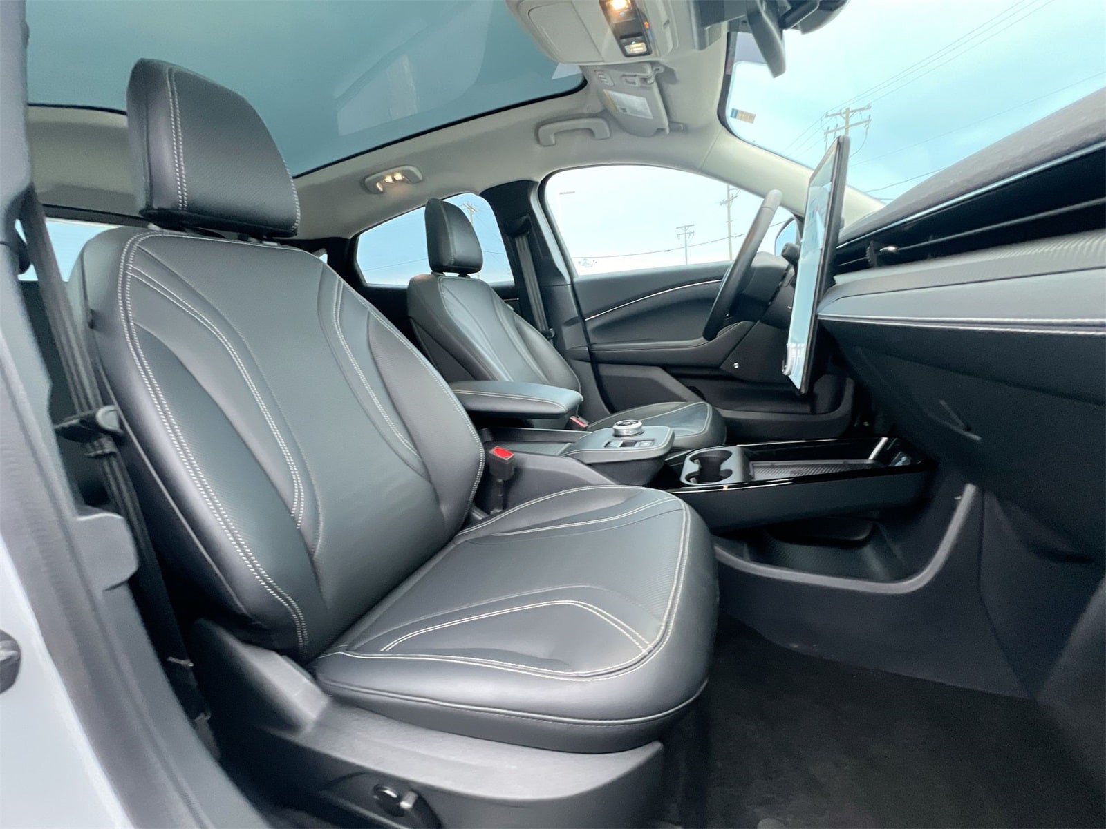 Thumbnail: 2021 Ford Mustang Mach-E - 21