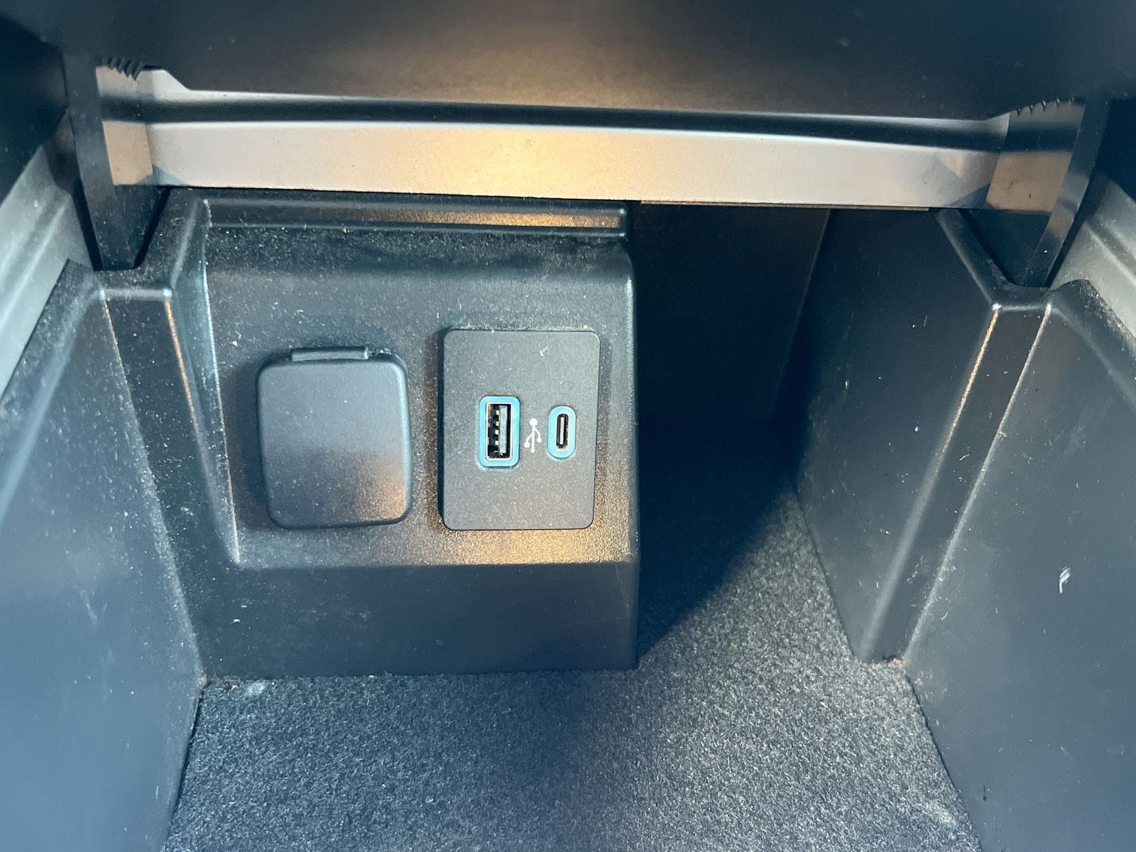 Thumbnail: 2022 Ford Explorer - 30