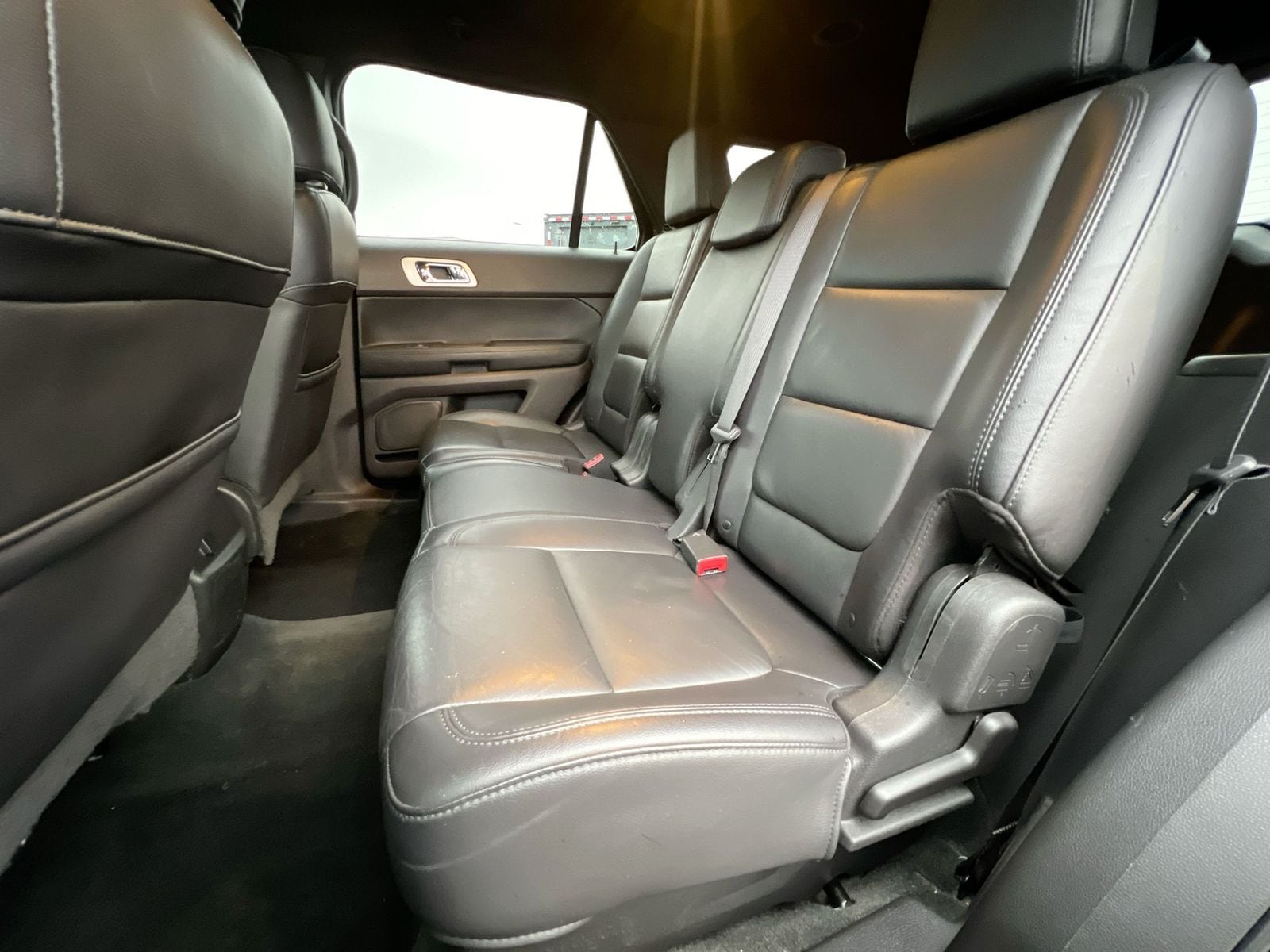 Thumbnail: 2015 Ford Explorer - 19