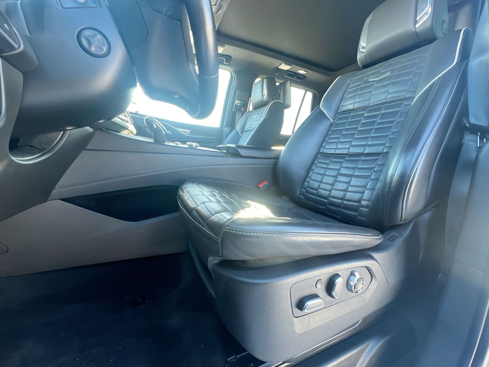 Thumbnail: 2023 Cadillac Escalade - 16