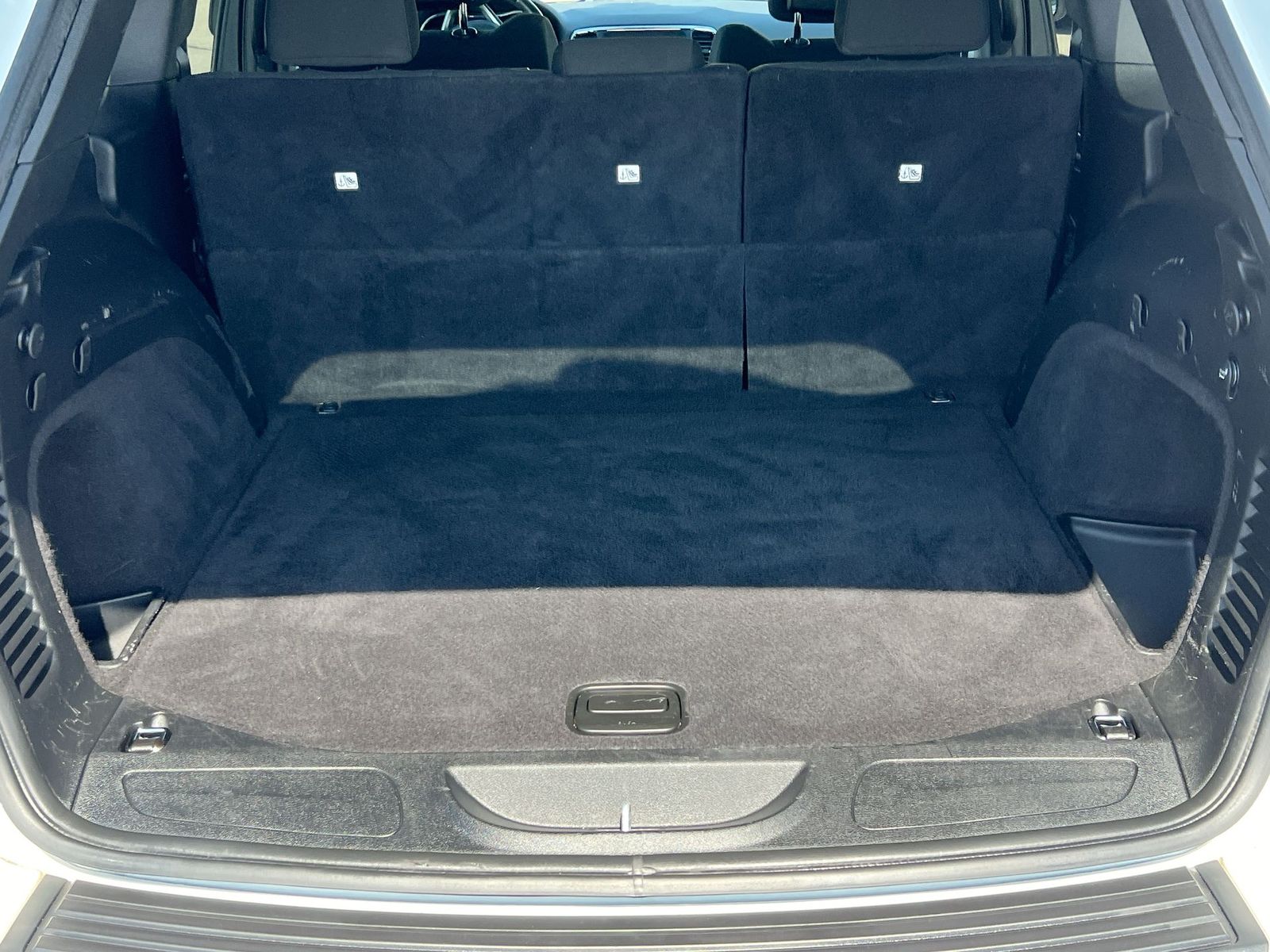 Thumbnail: 2021 Jeep Grand Cherokee - 32