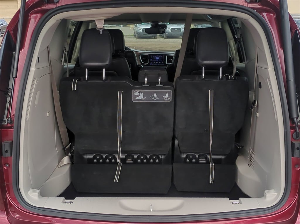 2017 Chrysler Pacifica Touring 34