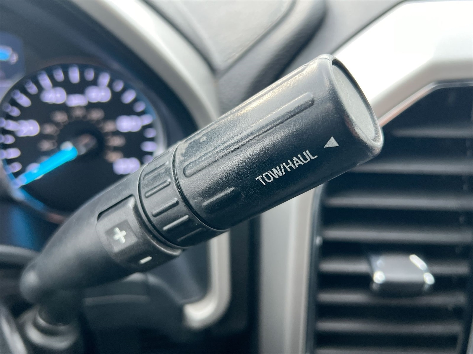 Thumbnail: 2019 Ford F-350 - 32