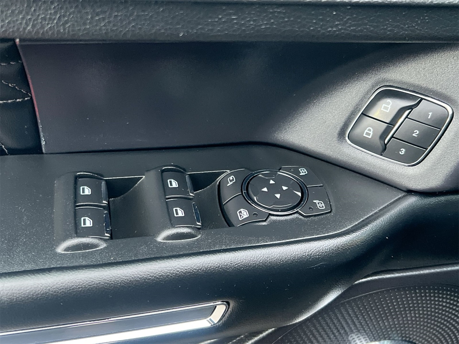 Thumbnail: 2019 Ford Expedition - 17