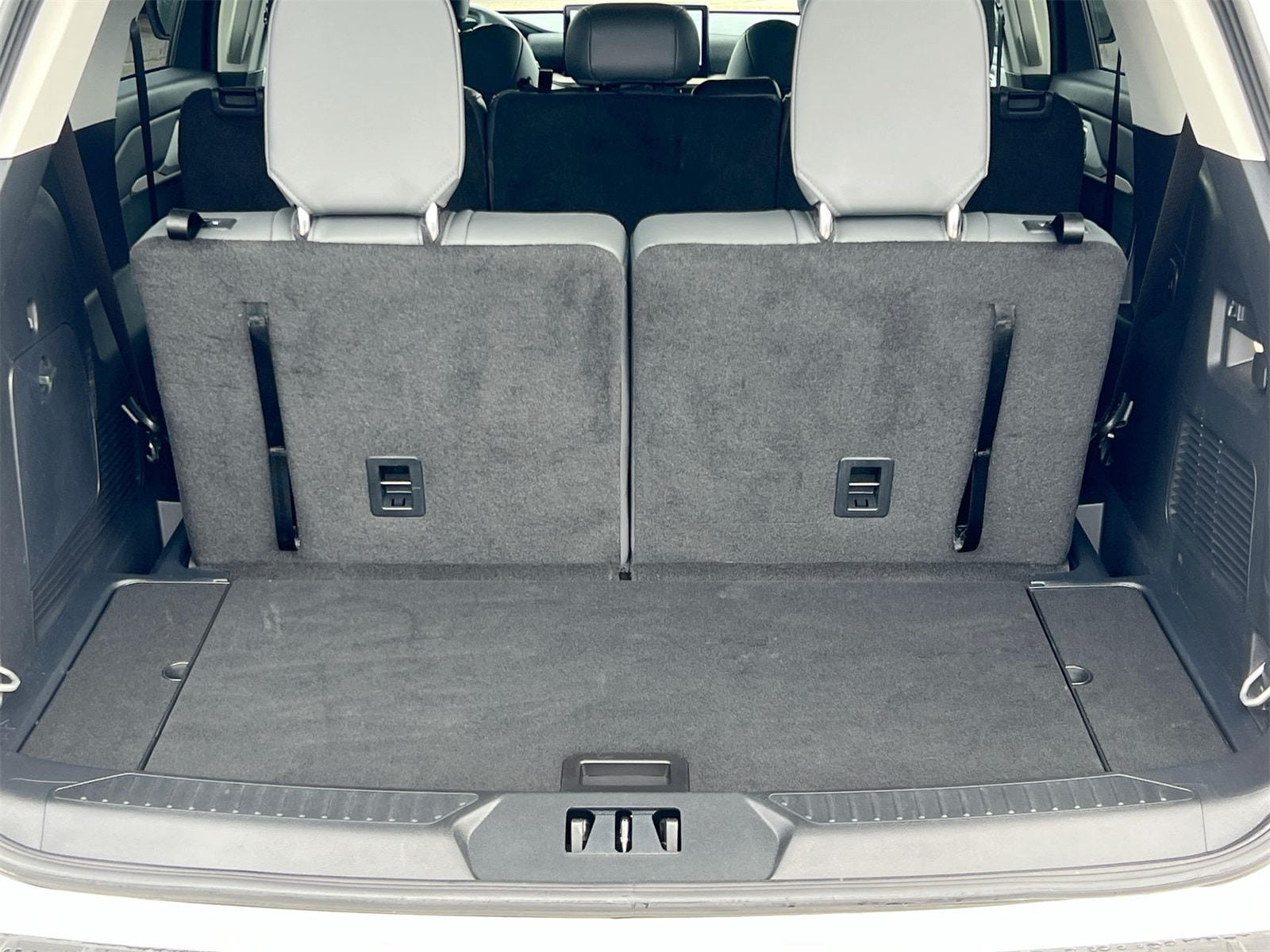 Thumbnail: 2025 Ford Explorer - 33