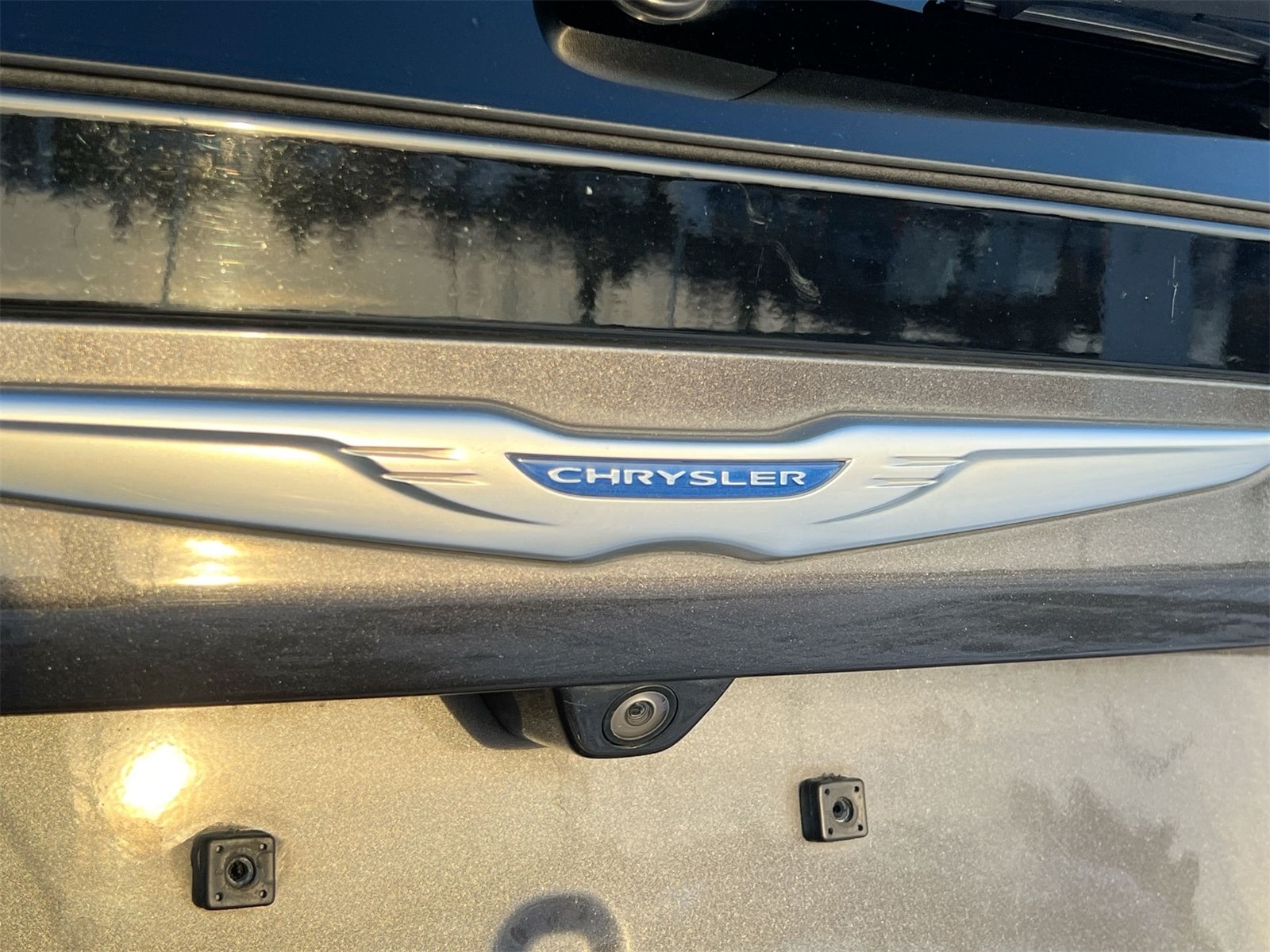 Thumbnail: 2018 Chrysler Pacifica - 12