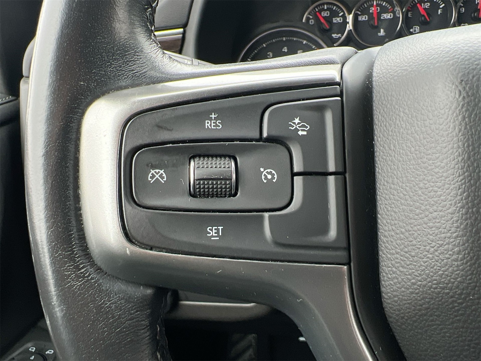 Thumbnail: 2021 Chevrolet Suburban - 23