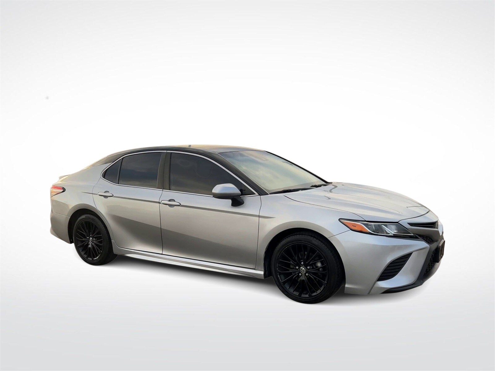 2019 Toyota Camry SE photo 2