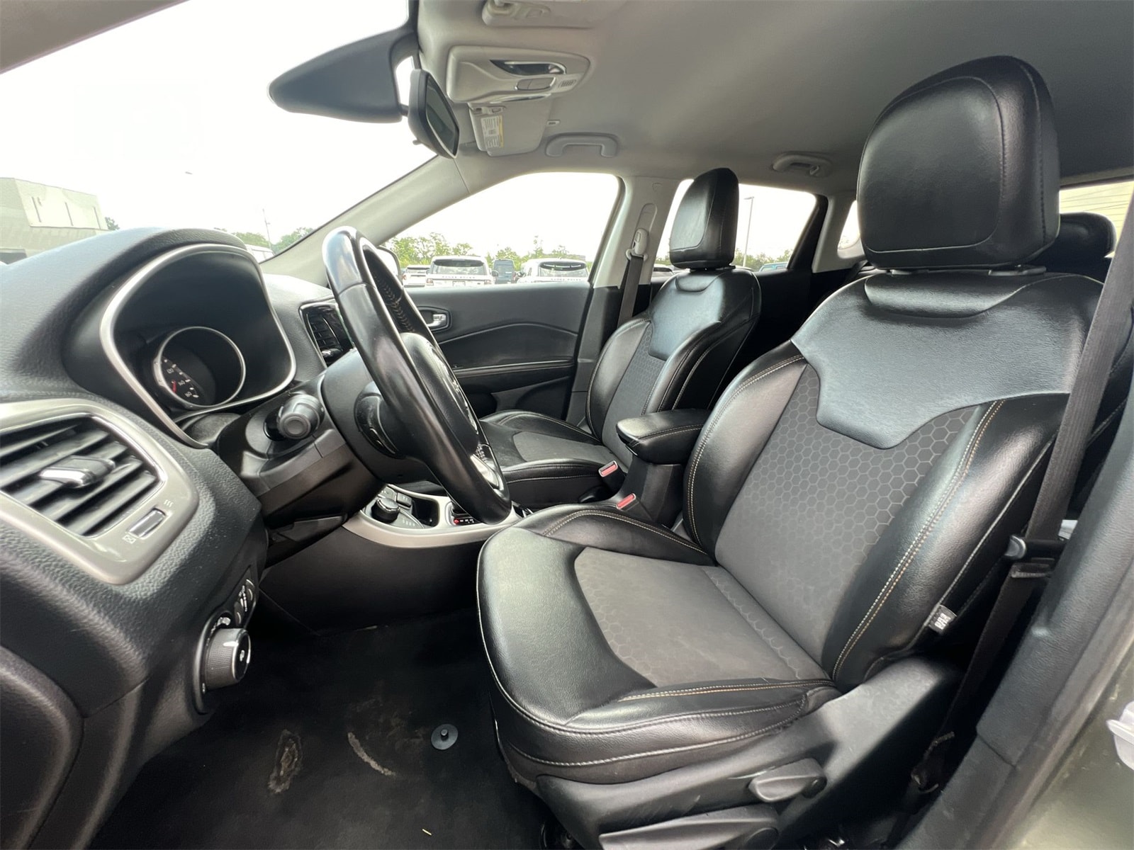 Thumbnail: 2019 Jeep Compass - 16