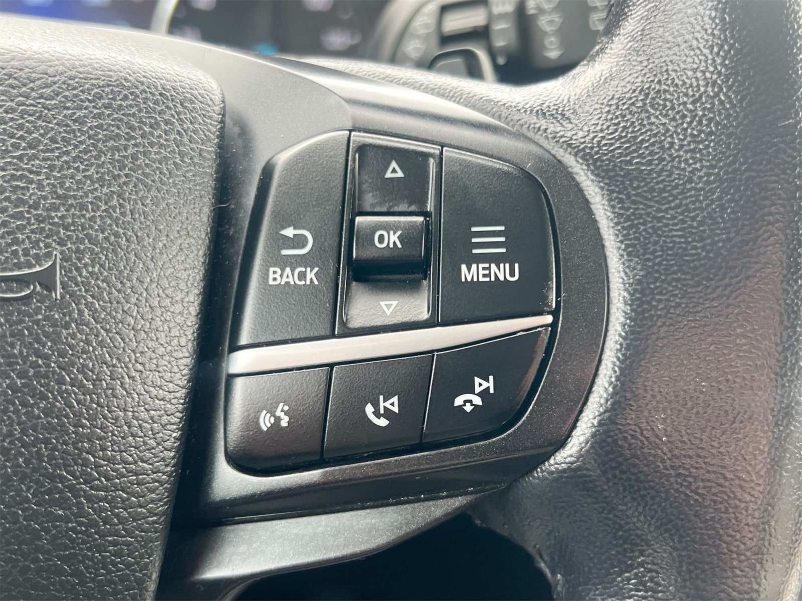 Thumbnail: 2020 Ford Explorer - 24