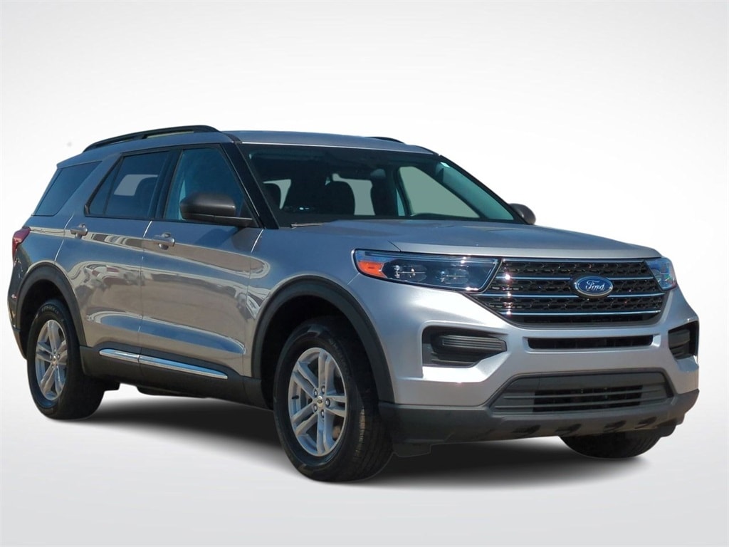 Used 2022 Ford Explorer XLT with VIN 1FMSK8DH2NGB14142 for sale in Troy, MI