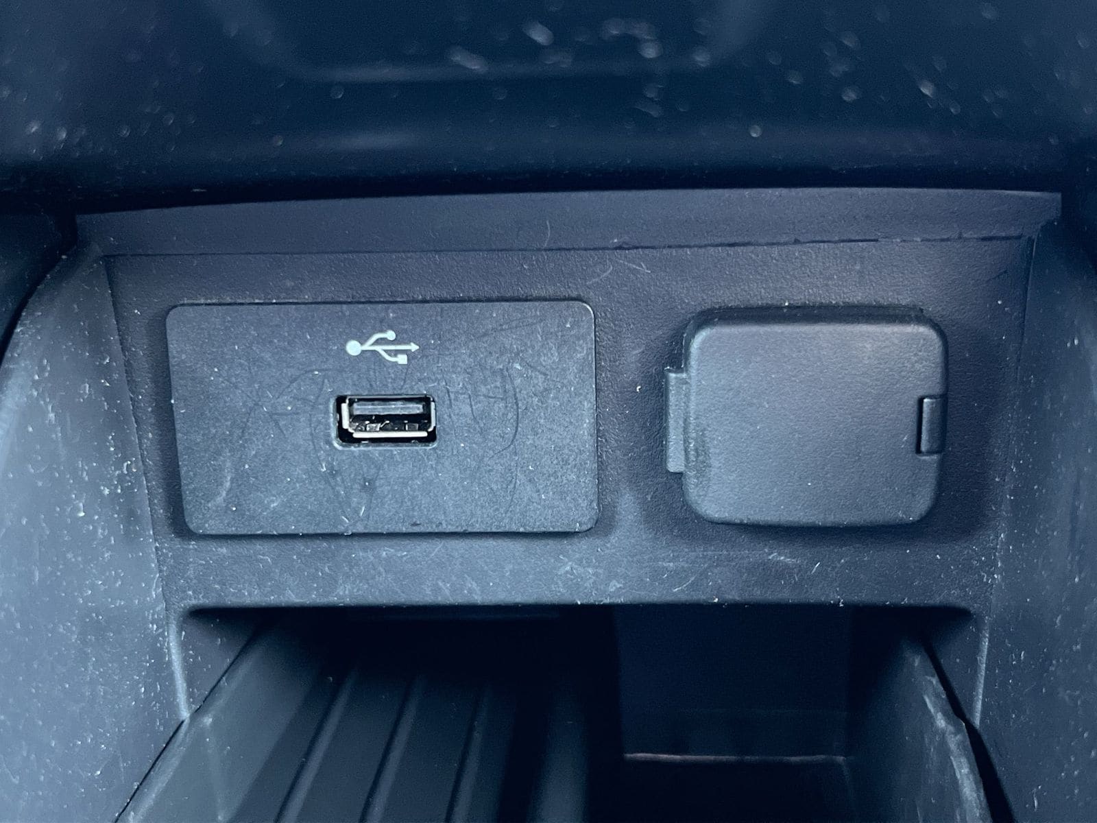 Thumbnail: 2017 Ford Explorer - 30