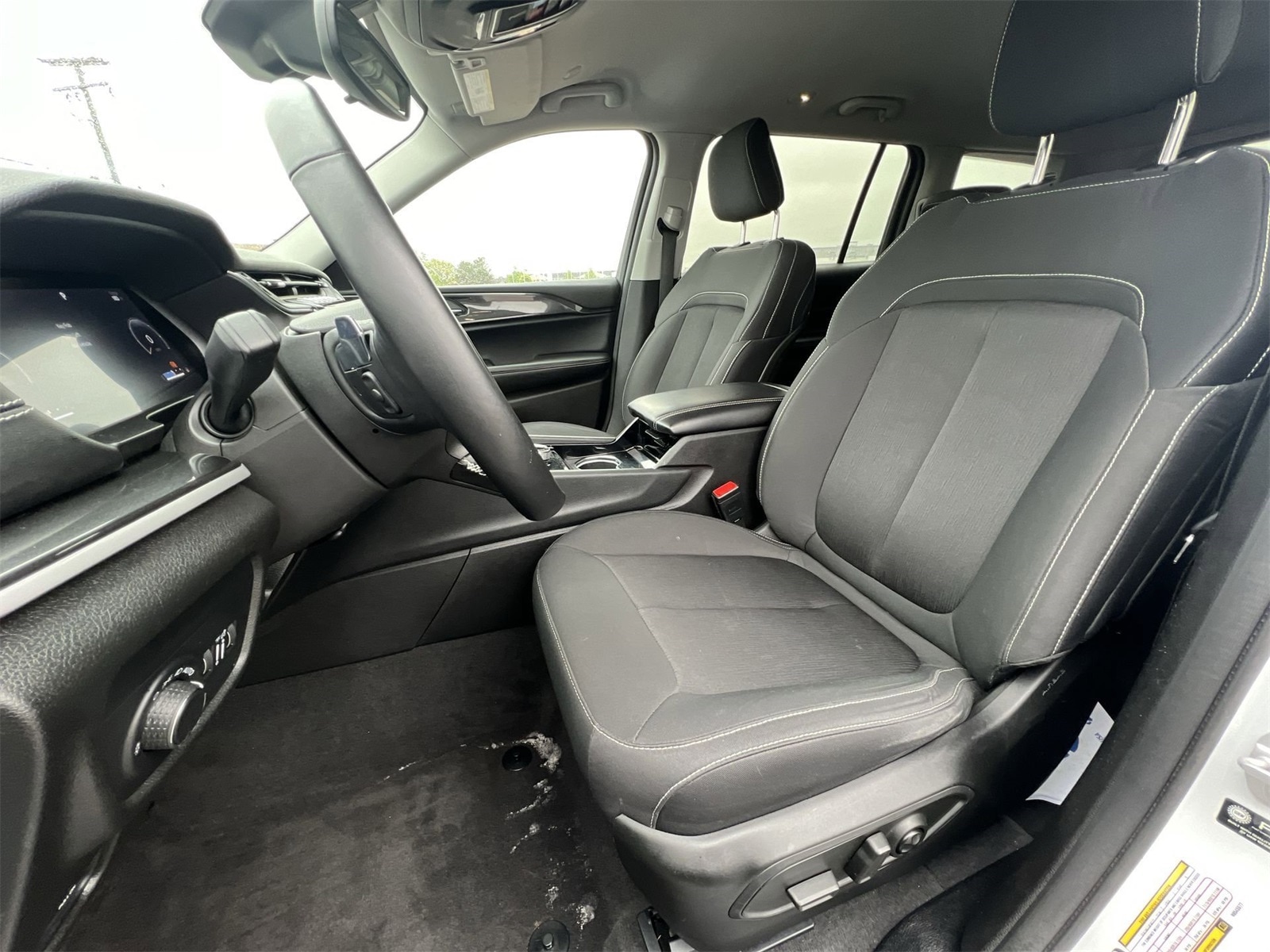 2022 Jeep Grand Cherokee L Laredo 17
