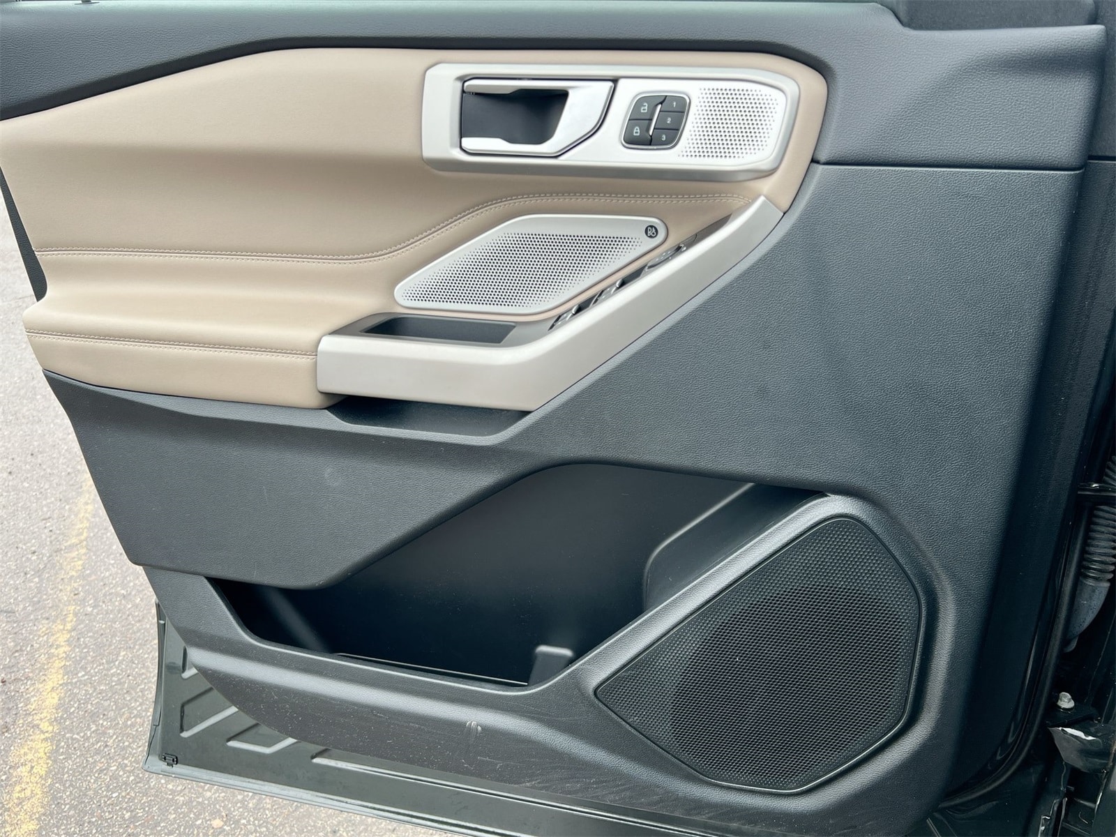 Thumbnail: 2023 Ford Explorer - 31