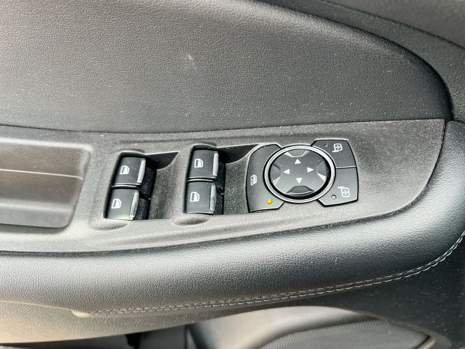 Thumbnail: 2023 Ford Edge - 17