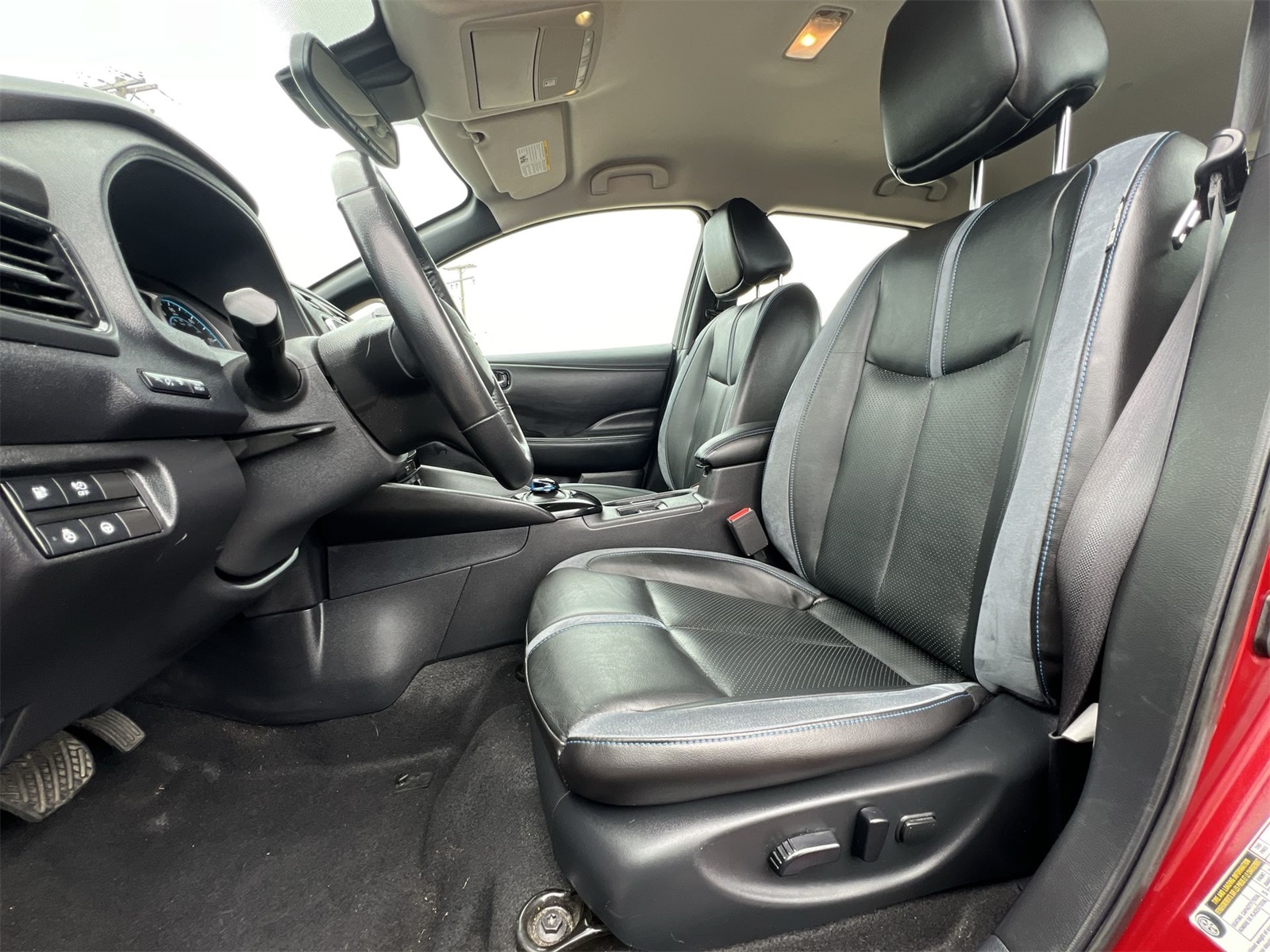 Thumbnail: 2019 Nissan Leaf - 17