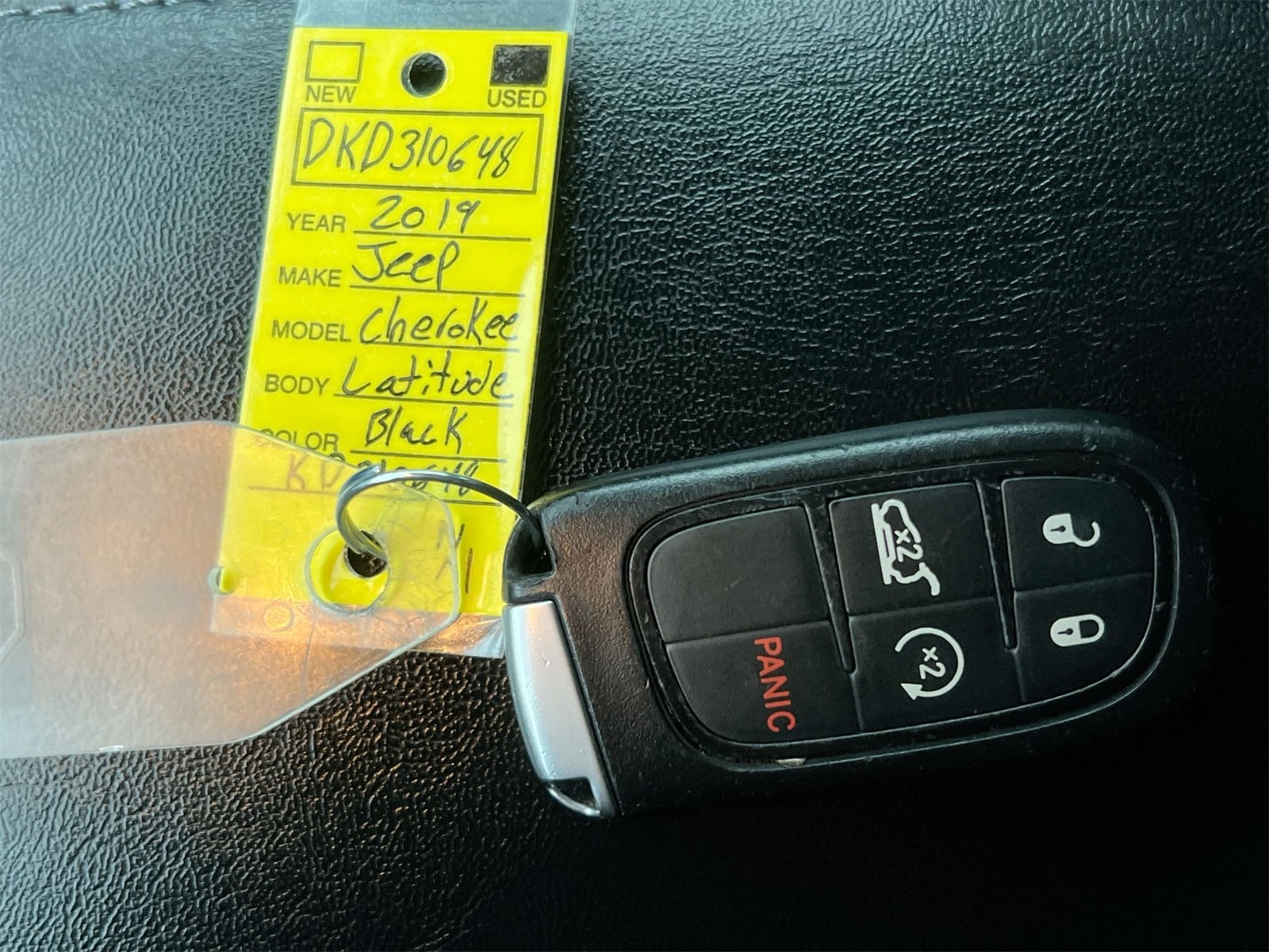 Thumbnail: 2019 Jeep Cherokee - 35