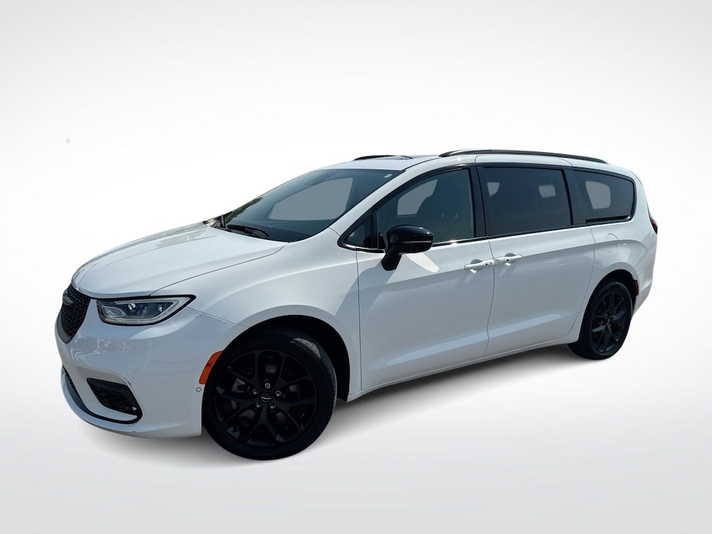 Certified 2023 Chrysler Pacifica Limited Minivan/Van