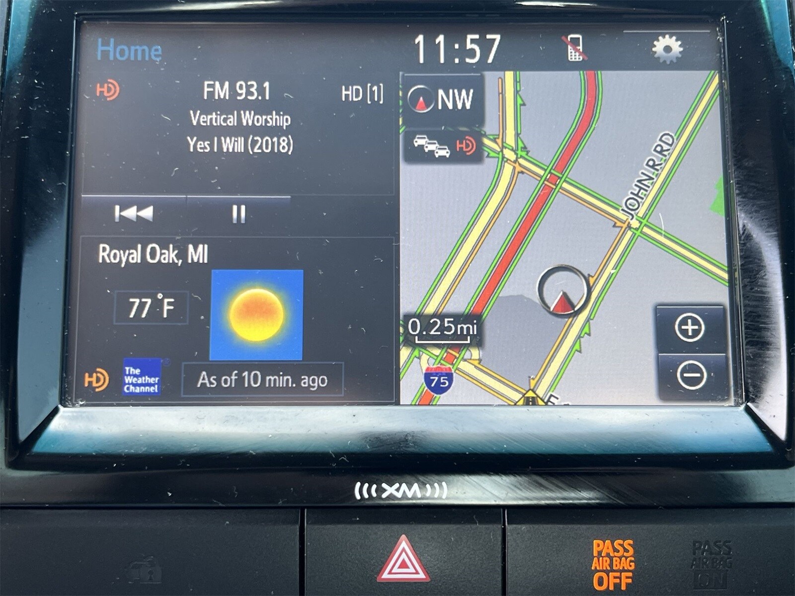 2016 Toyota Camry XLE 31