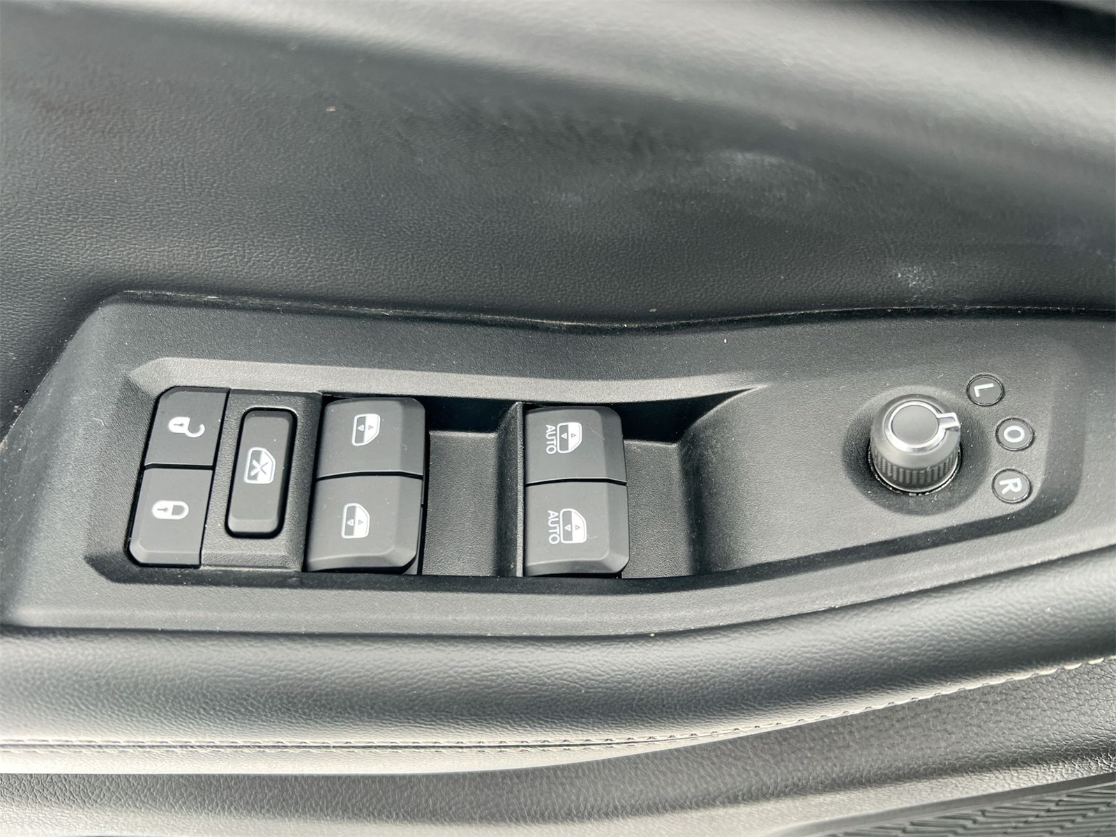 Thumbnail: 2023 Jeep Grand Cherokee - 17