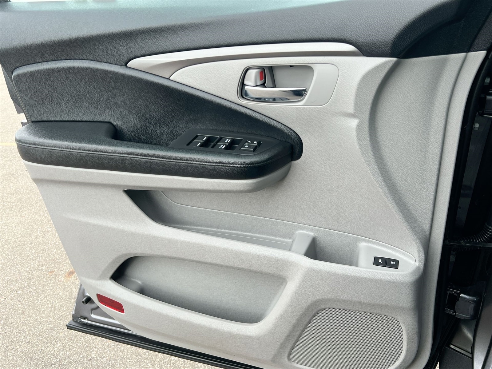 Thumbnail: 2018 Honda Pilot - 30