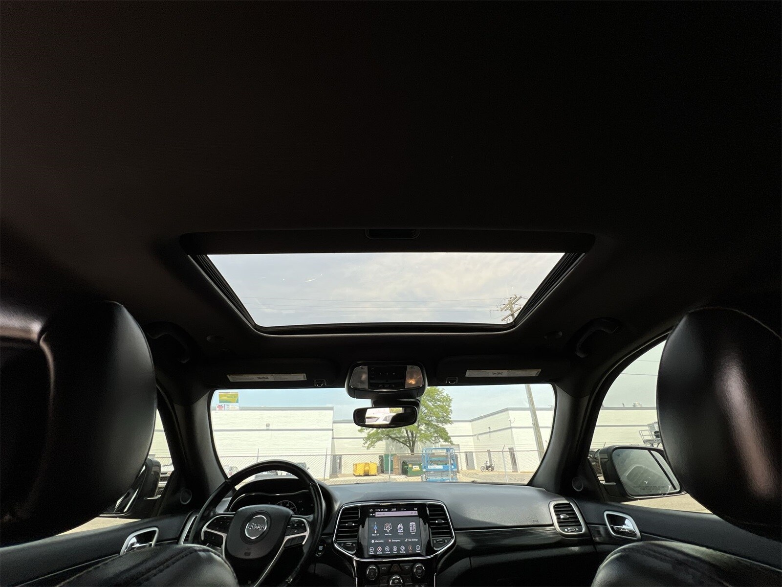2020 Jeep Grand Cherokee Altitude 23