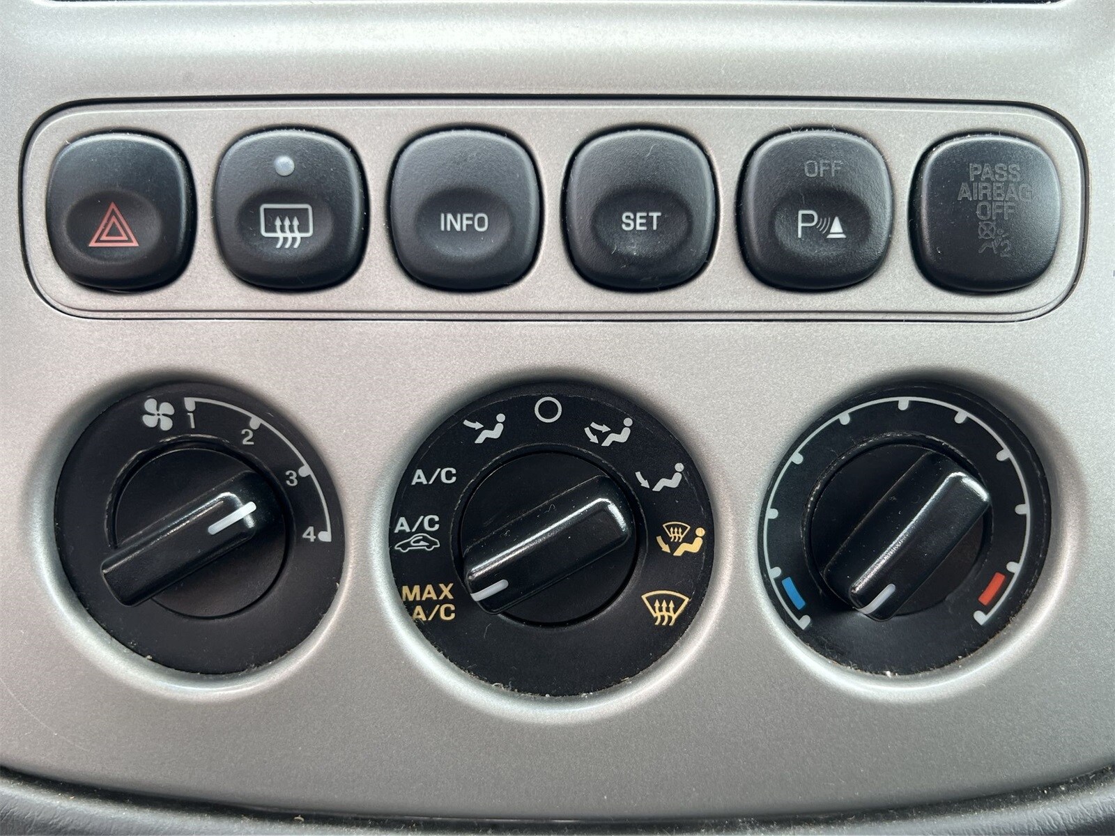 Thumbnail: 2007 Ford Escape - 28