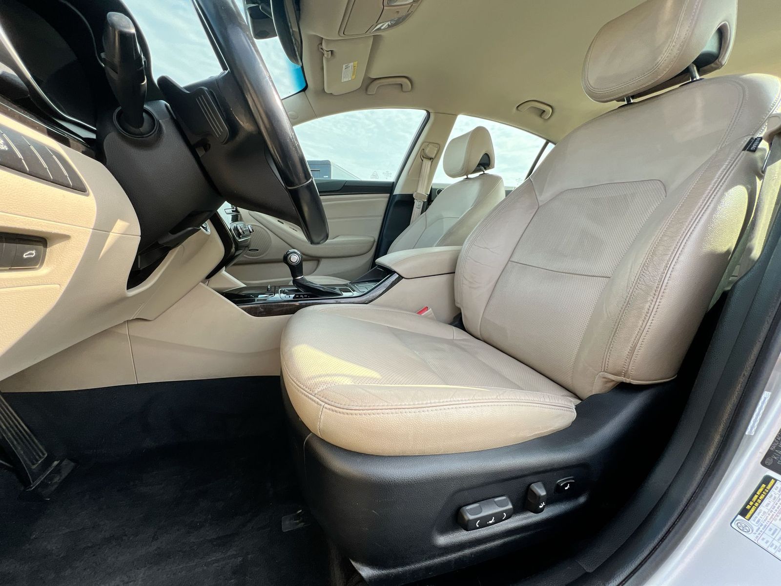 Thumbnail: 2014 Kia Cadenza - 16