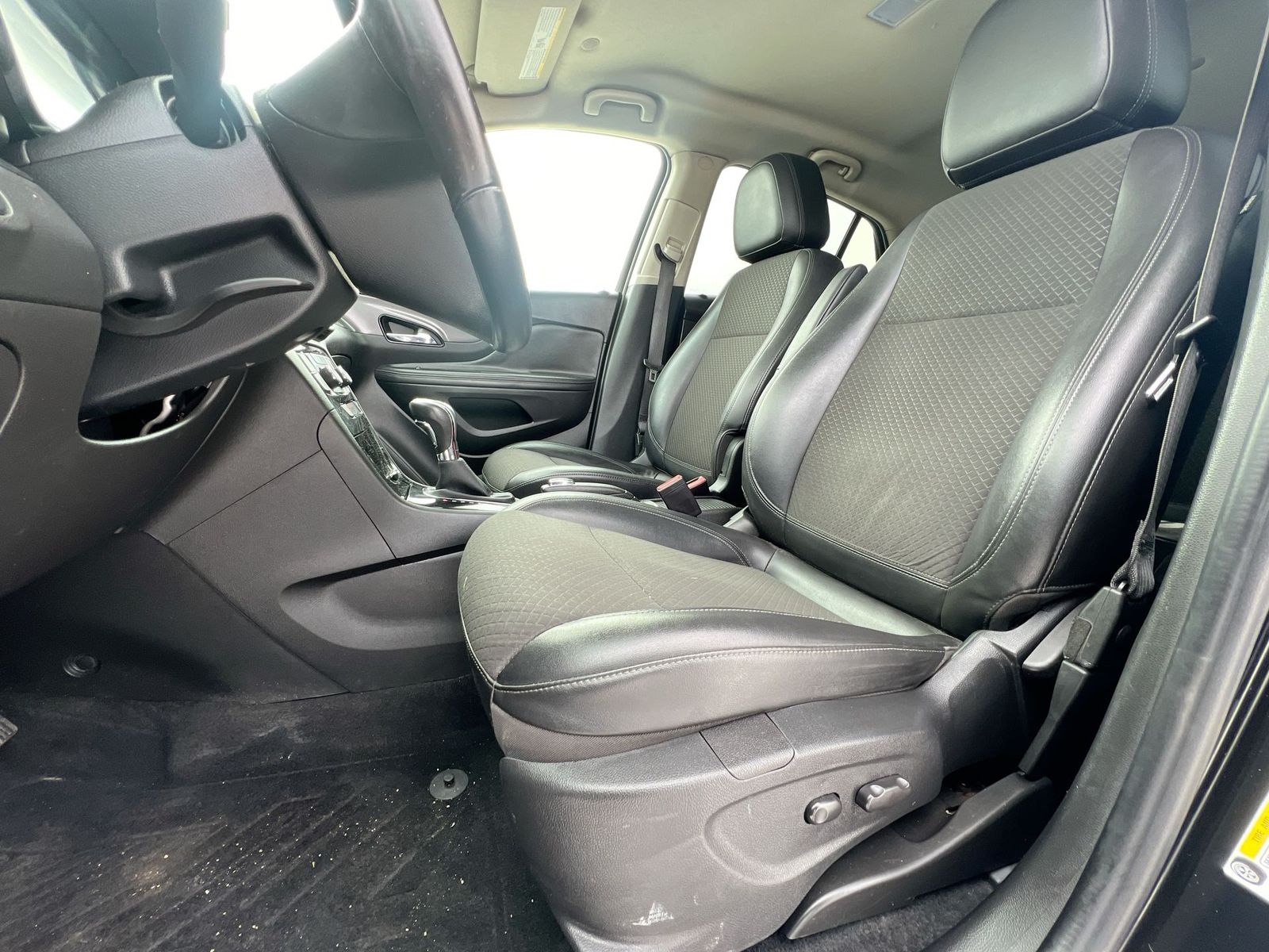 Thumbnail: 2018 Buick Encore - 16