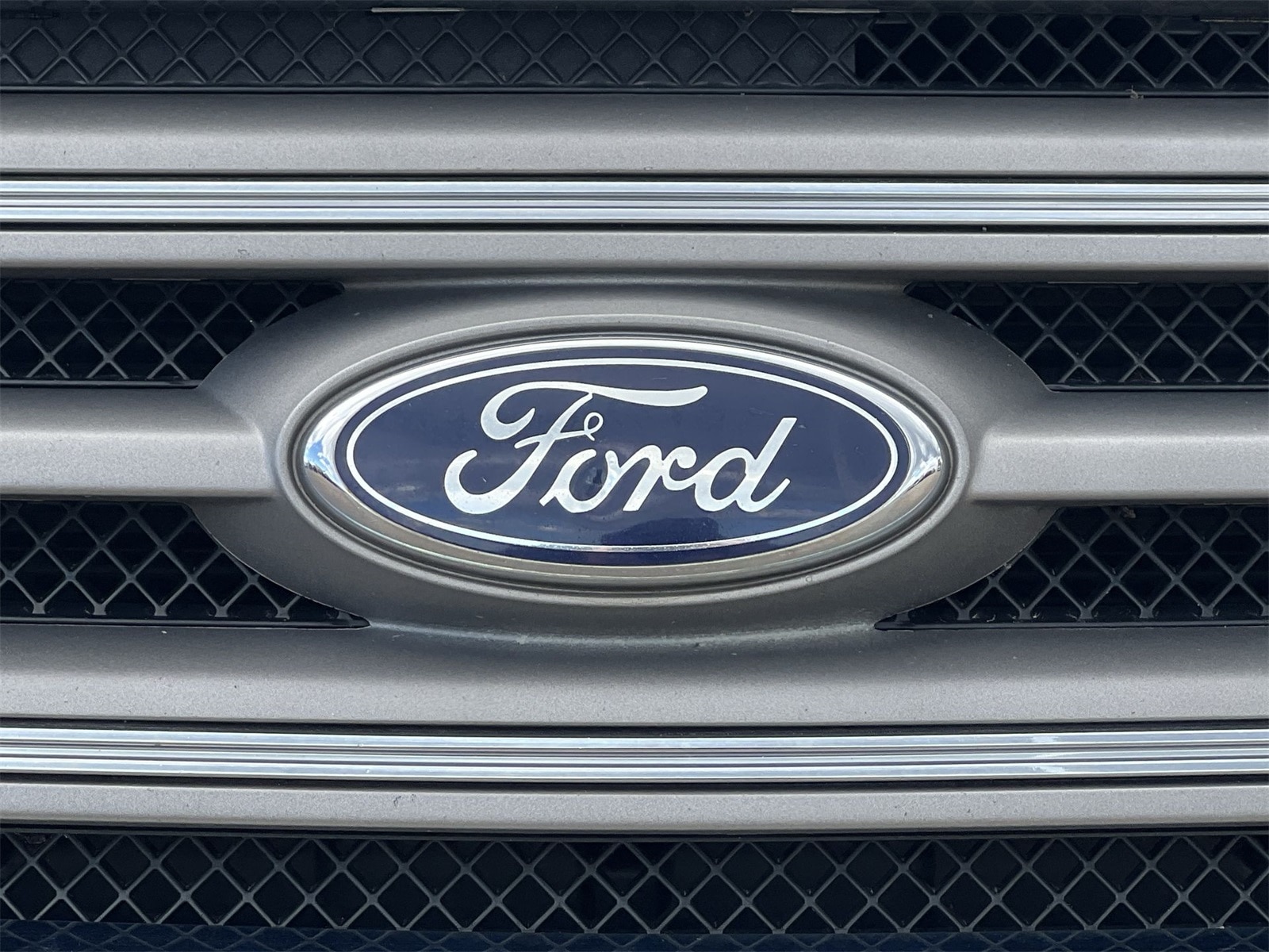 Thumbnail: 2016 Ford Taurus - 12