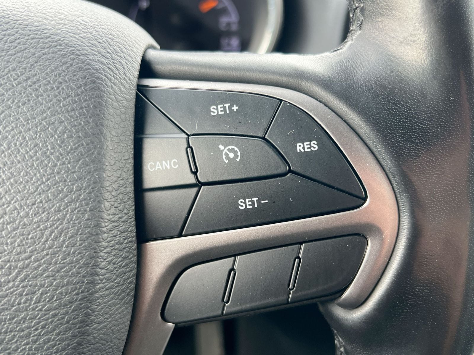 Thumbnail: 2020 Jeep Grand Cherokee - 24